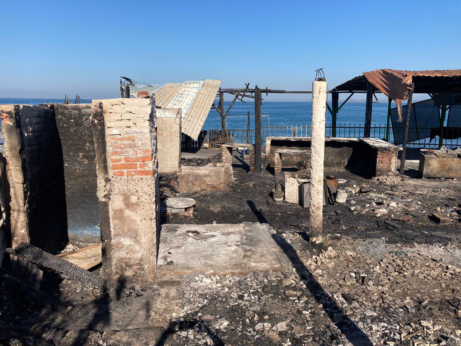 $!Esperan ayuda para levantar 3 restaurantes incendiados en Cerritos