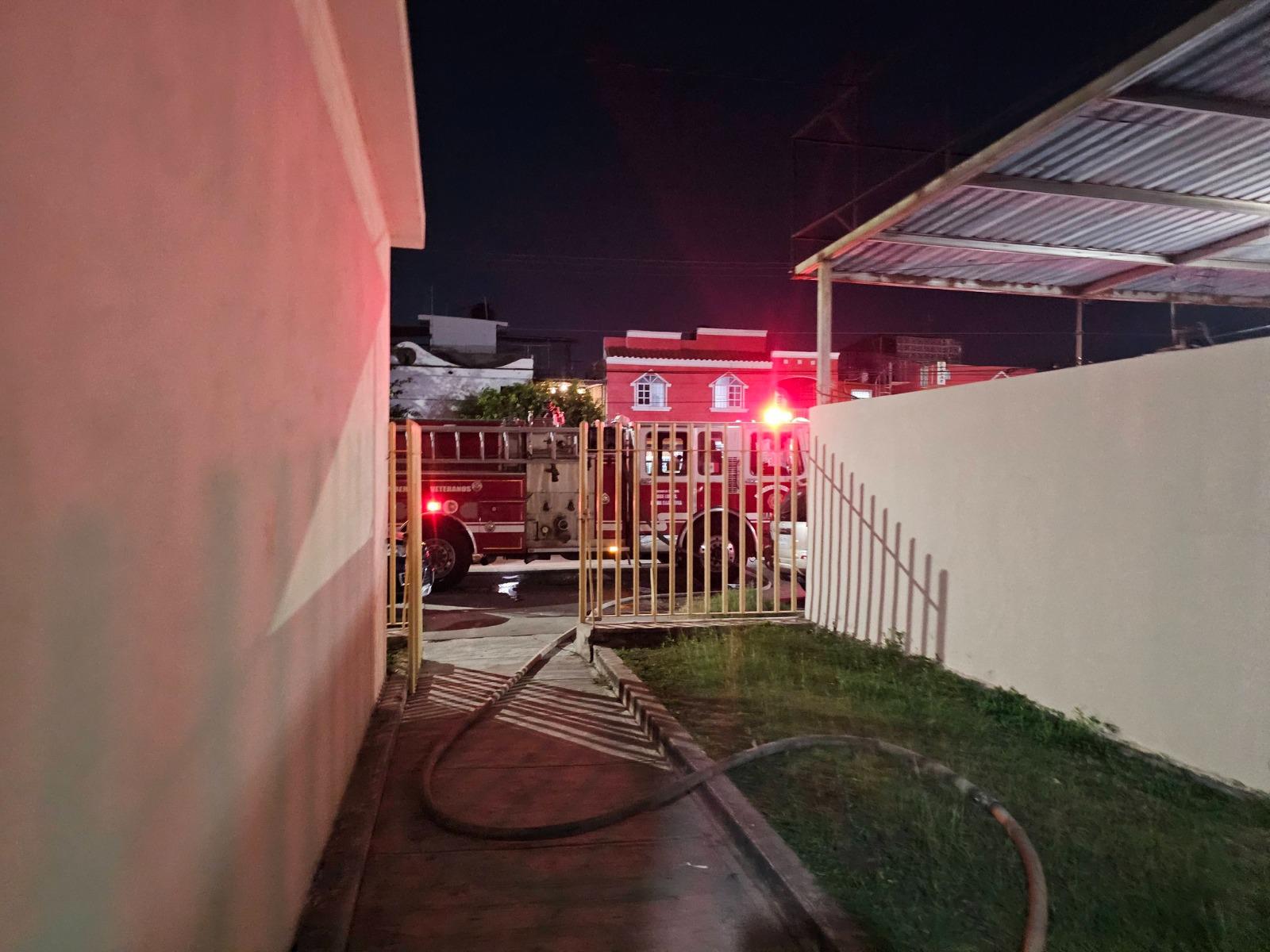 $!Se incendia salón del templo del fraccionamiento Los Portales, en Mazatlán