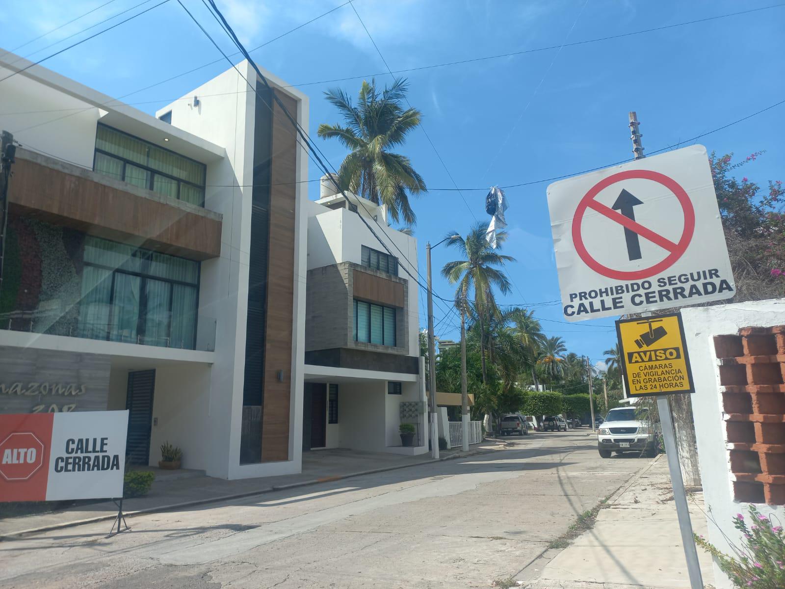 $!Cráteres de Jumapam y de torres condominales acaban calles de Gaviotas: Vecinos