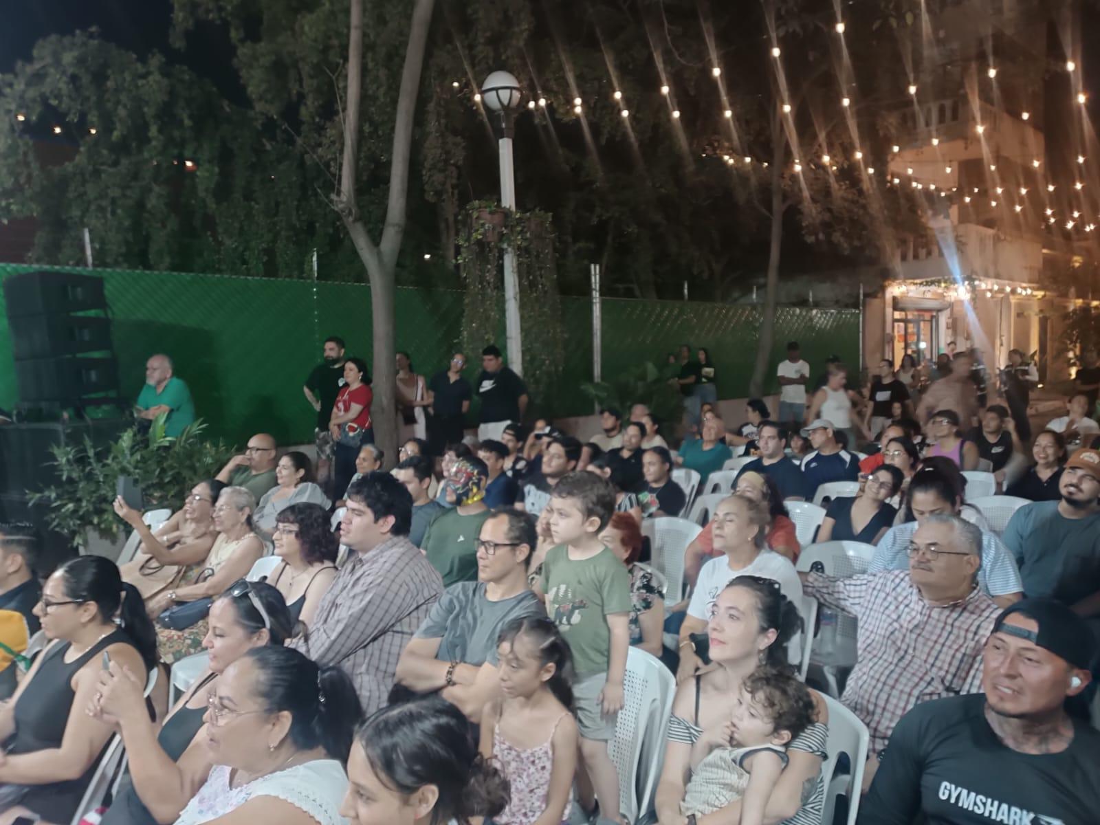 $!Lucha libre llena de adrenalina y ambiente familiar el Centro Histórico de Mazatlán