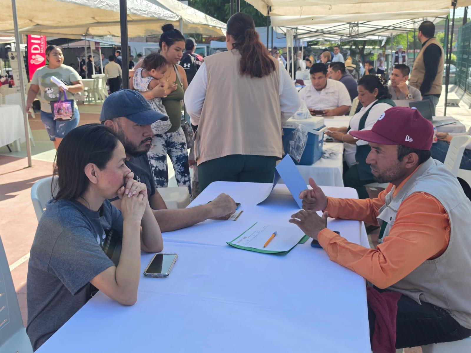 $!Llevan atenciones y servicios a las Jornadas de Paz a la colonia El Venadillo