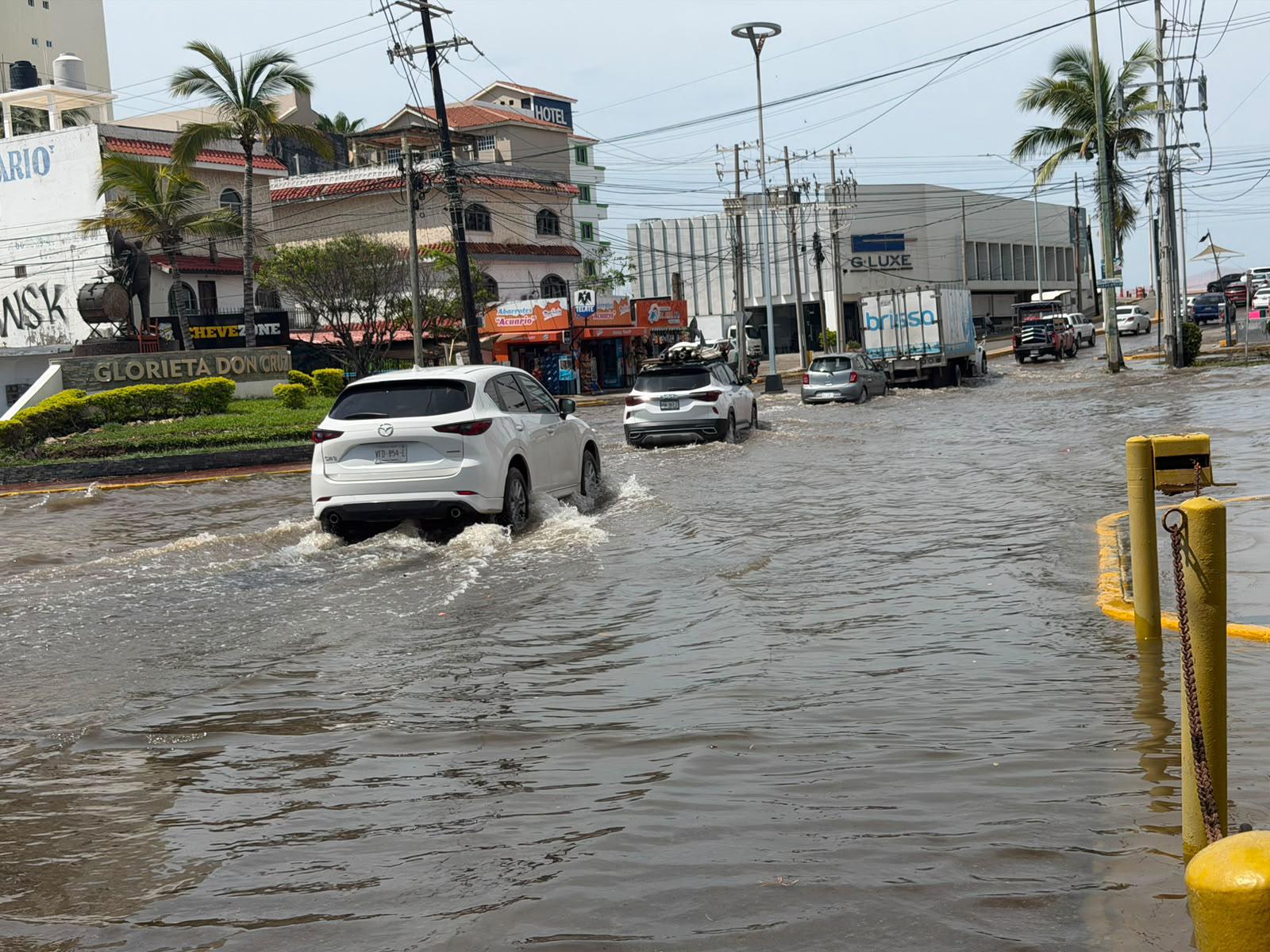 $!Colapsa de nuevo la Avenida Cruz Lizárraga en Mazatlán tras las intensas lluvias