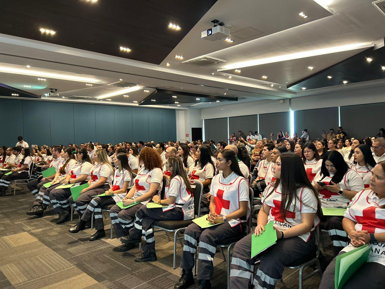 $!Egresan 62 nuevos Técnicos en Urgencias Médicas de la Cruz Roja Culiacán