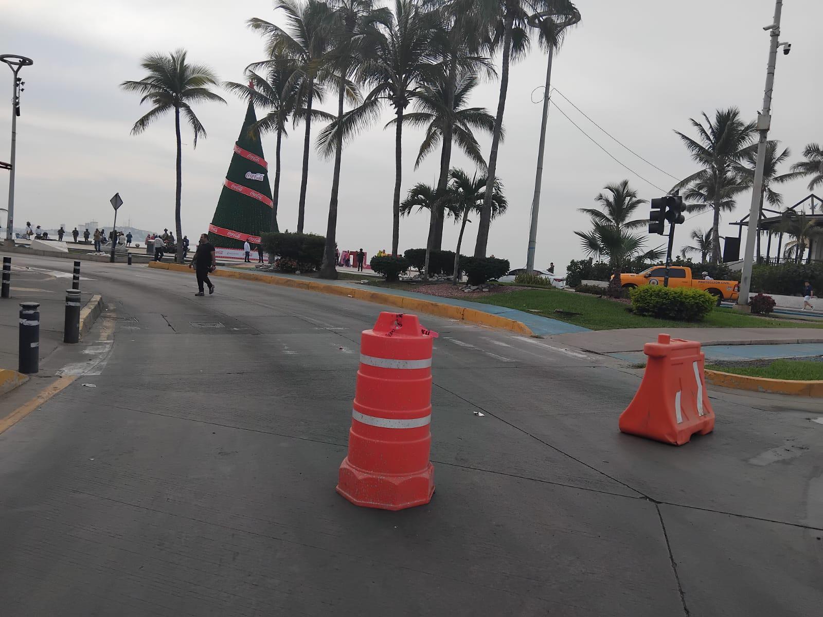 $!Cierran tramo de la Avenida del Mar en Mazatlán por celebración de fin de año
