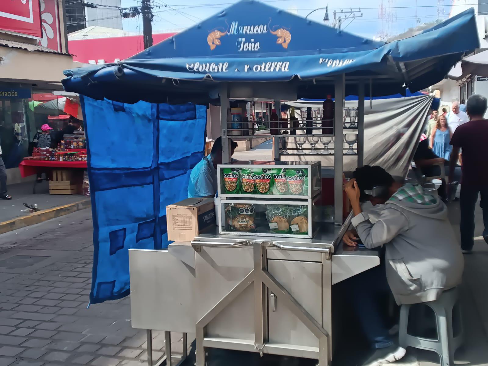 $!Coepriss capacita a 400 vendedores para garantizar higiene y seguridad en Carnaval de Mazatlán 2026