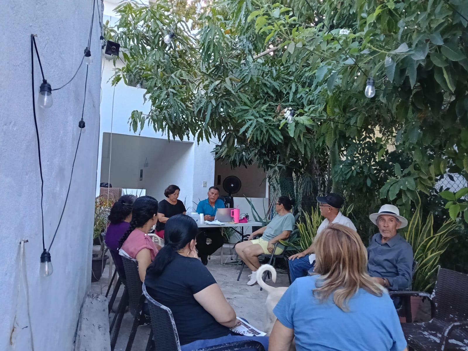 $!Vecinos del Cerro del Vigía advierten con bloquear el Paseo del Centenario por falta de agua