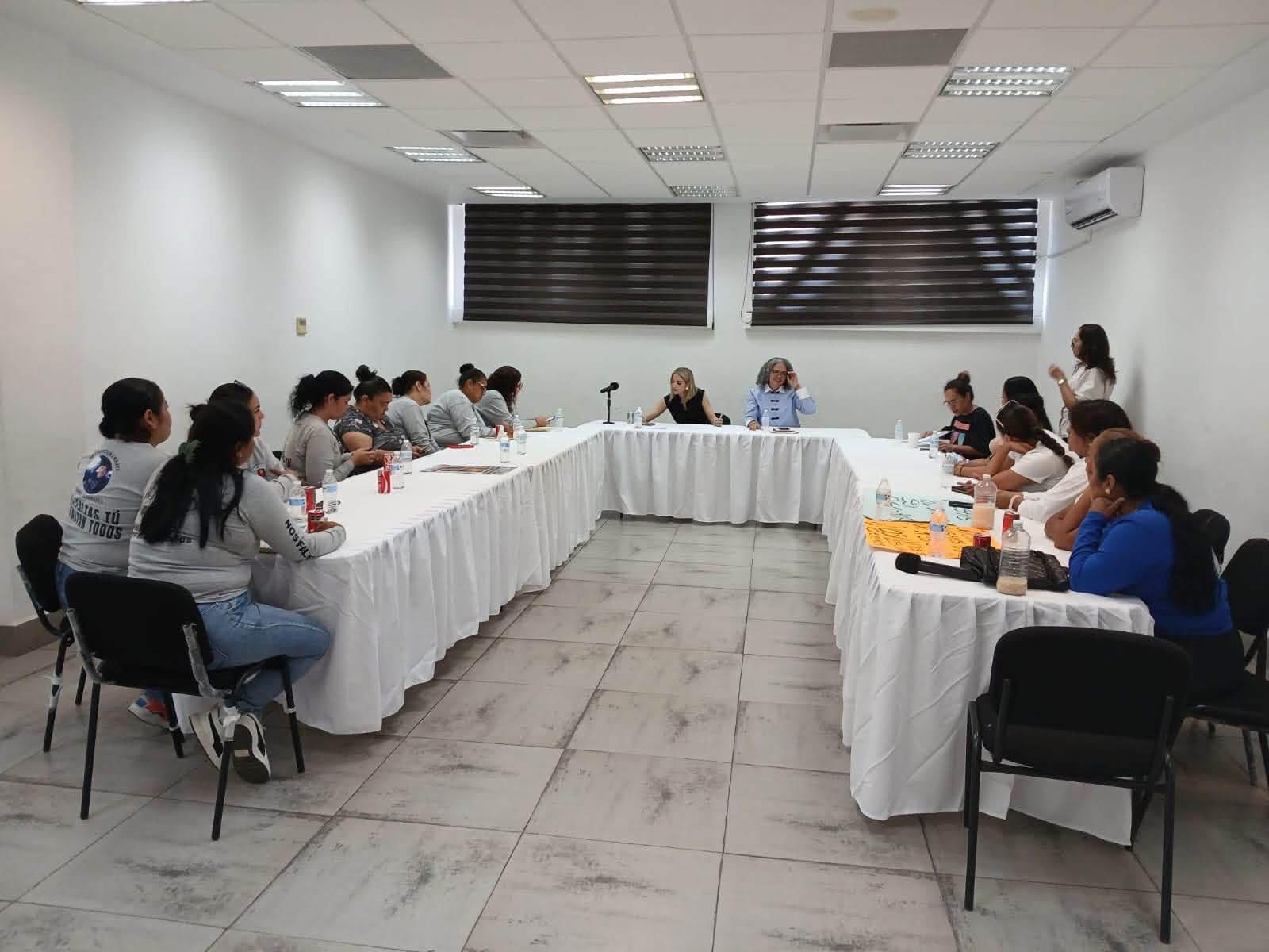 $!Se compromete Graciela Domínguez a revisar denuncias de madres buscadoras en el sur de Sinaloa