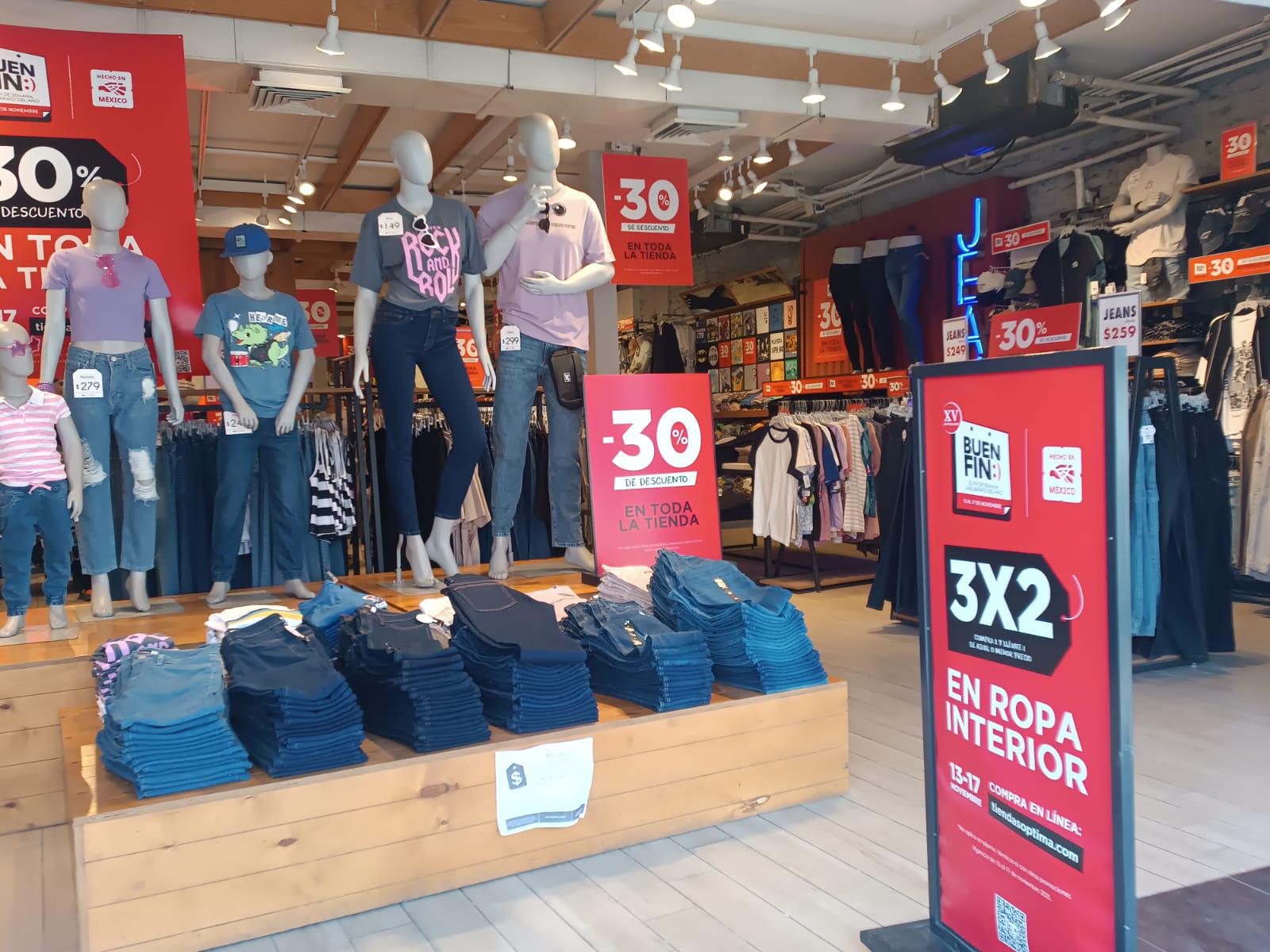 $!Aprovechan en Mazatlán las rebajas de ‘El Buen Fin 2025’