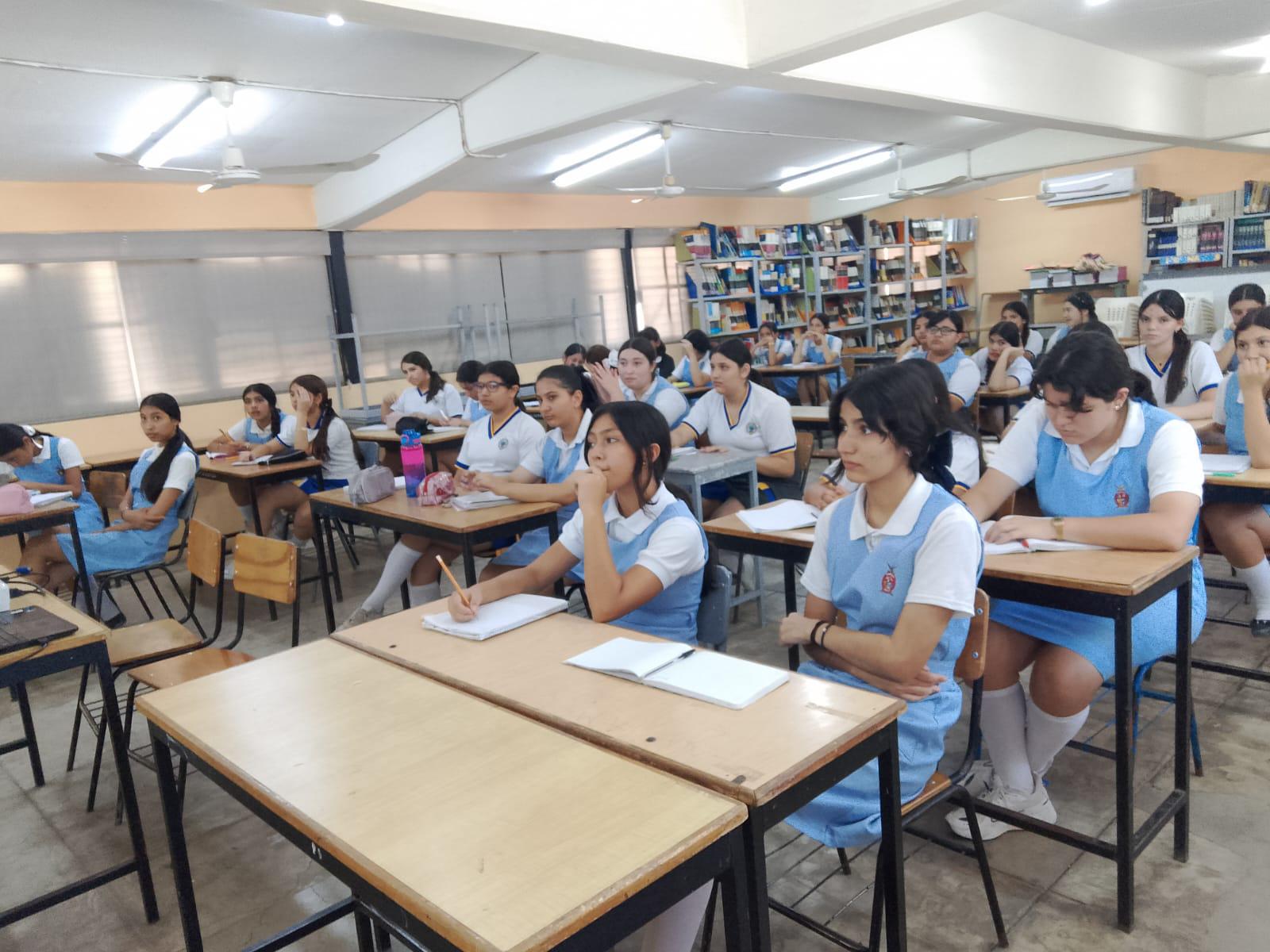 $!Sinaloense, autista y científico nuclear motiva a jóvenes vulnerables para superarse