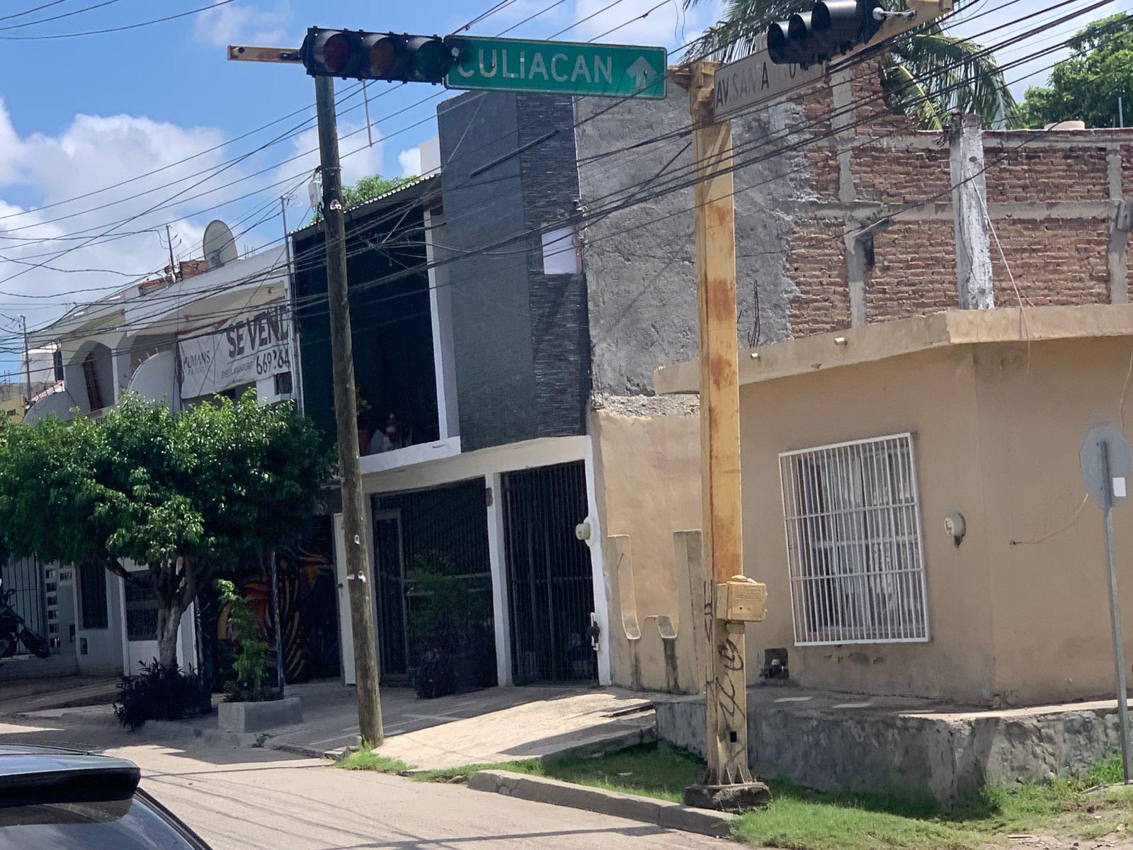 $!Semáforos descompuestos desatan caos vial en avenidas de Mazatlán