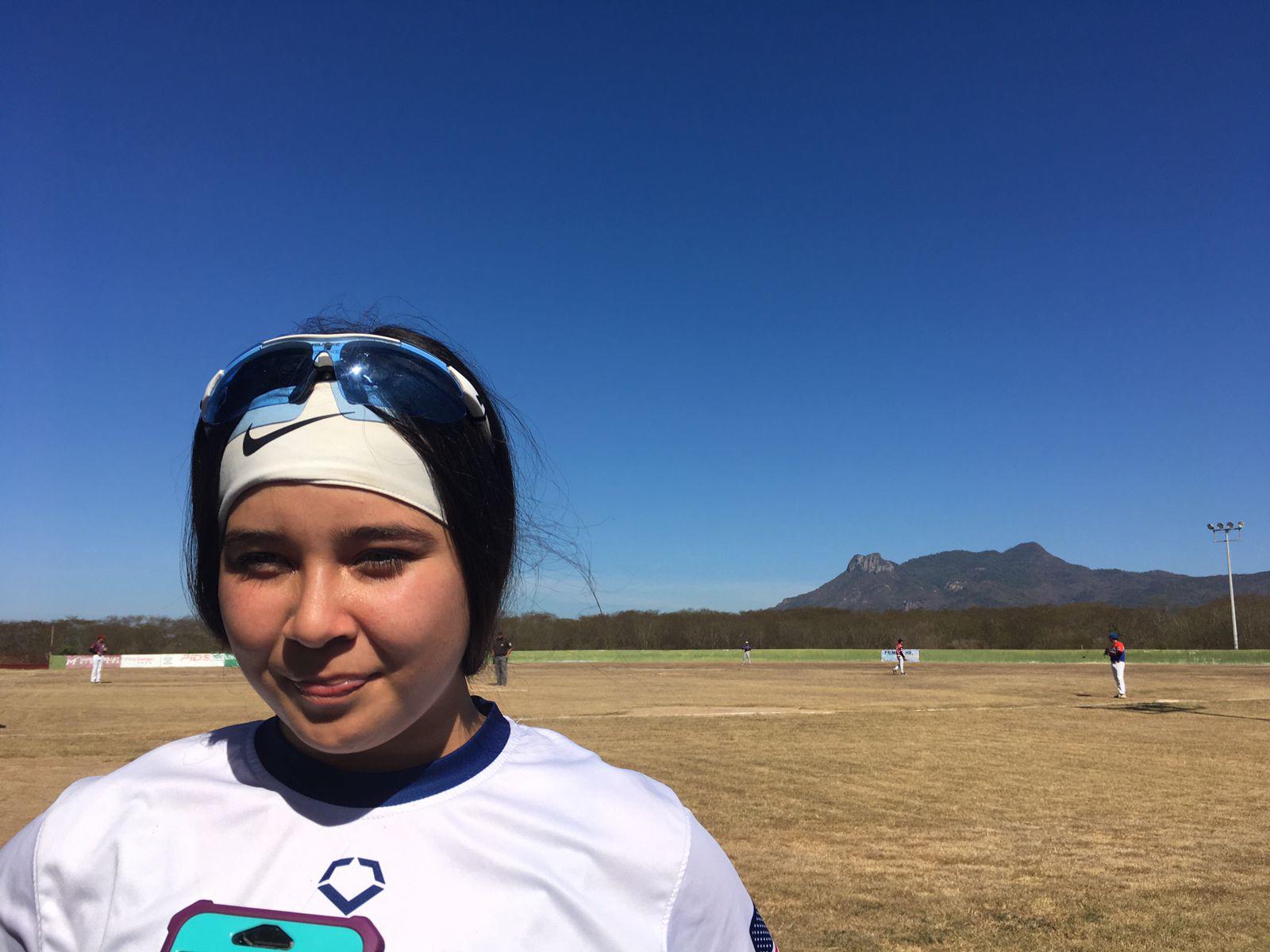 $!Softbolista Danna Viera León desarrollará sus habilidades en Estados Unidos