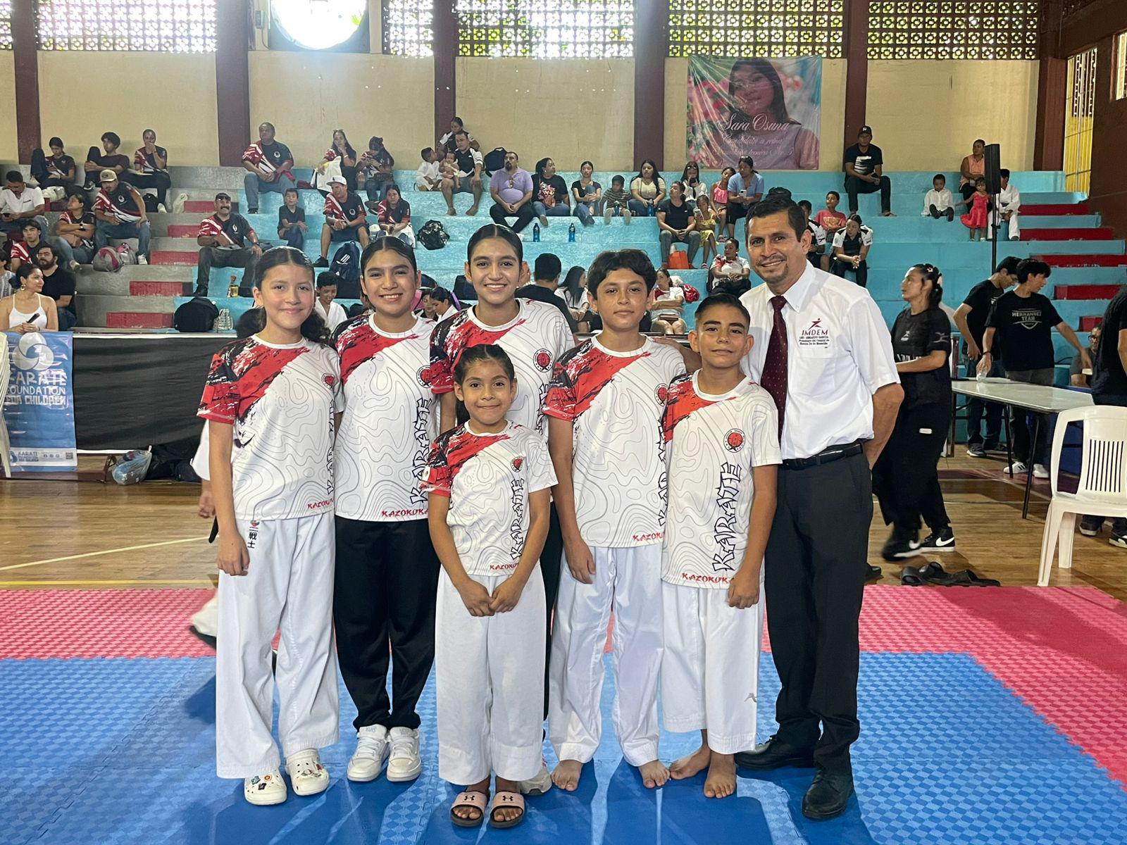 $!Suben al podio karatecas mazatlecos en la edición 13 de la Copa Oshii Shinobu