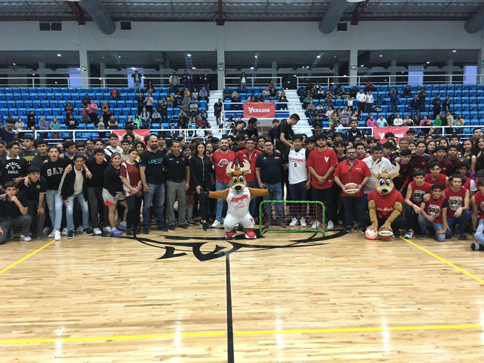 $!Inauguran Liga Estudiantil UAD de Baloncesto y Futbol Barda en el Lobo Dome