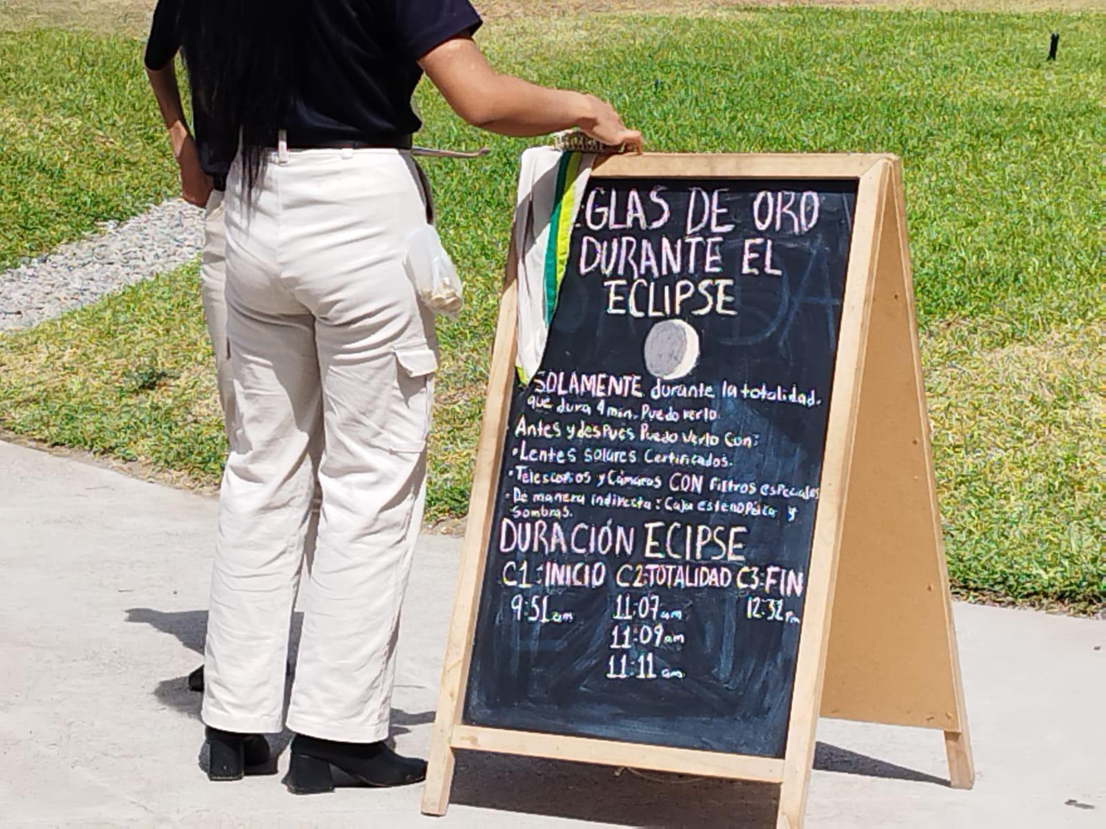 $!Disfrutan turismo y personal de Gran Acuario de Eclipse Total de Sol