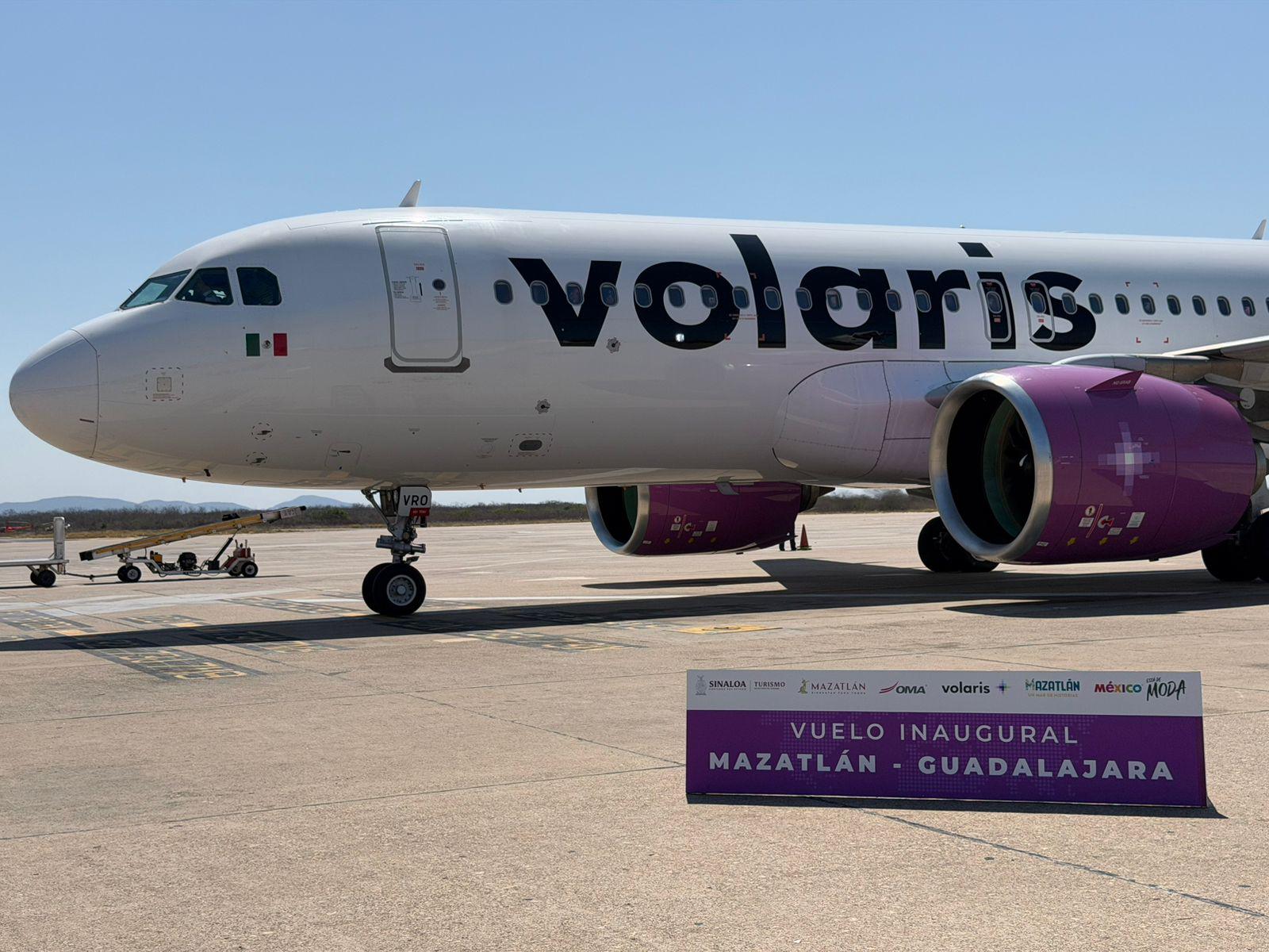 $!Con ocupación total recibe Mazatlán su primer vuelo oficial desde Guadalajara