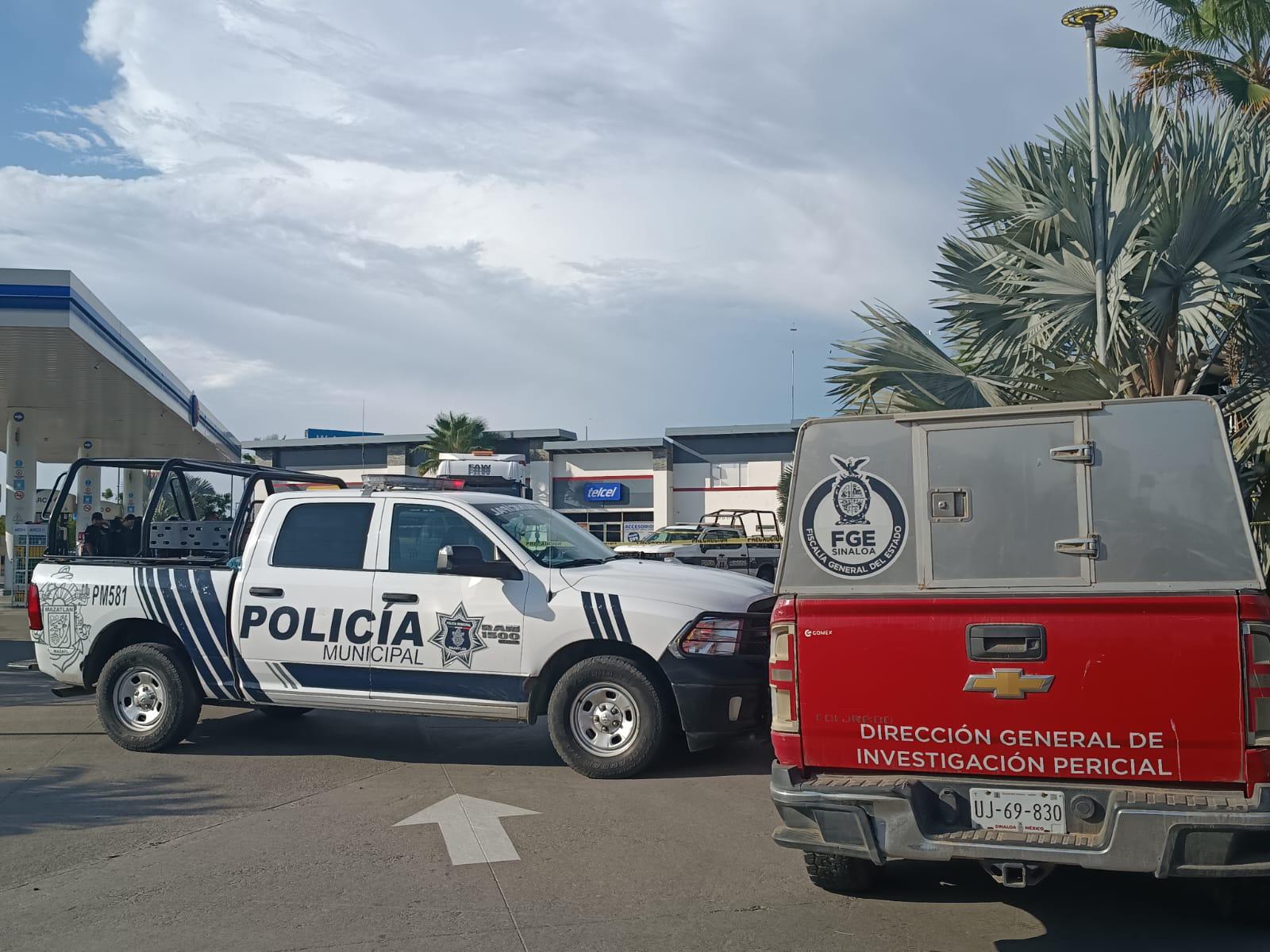 $!Reportan disparos y movilización policiaca en la Marina, en Mazatlán