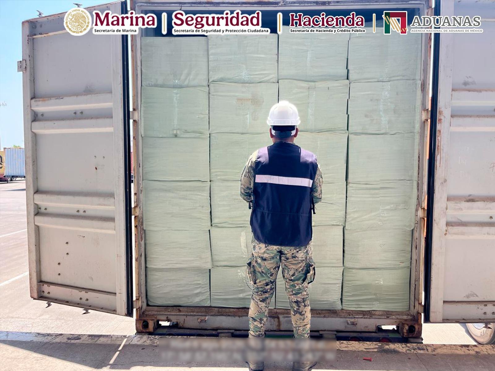 $!Aseguran en control aduanero de Michoacán cerca de 10 millones de cigarros ilícitos