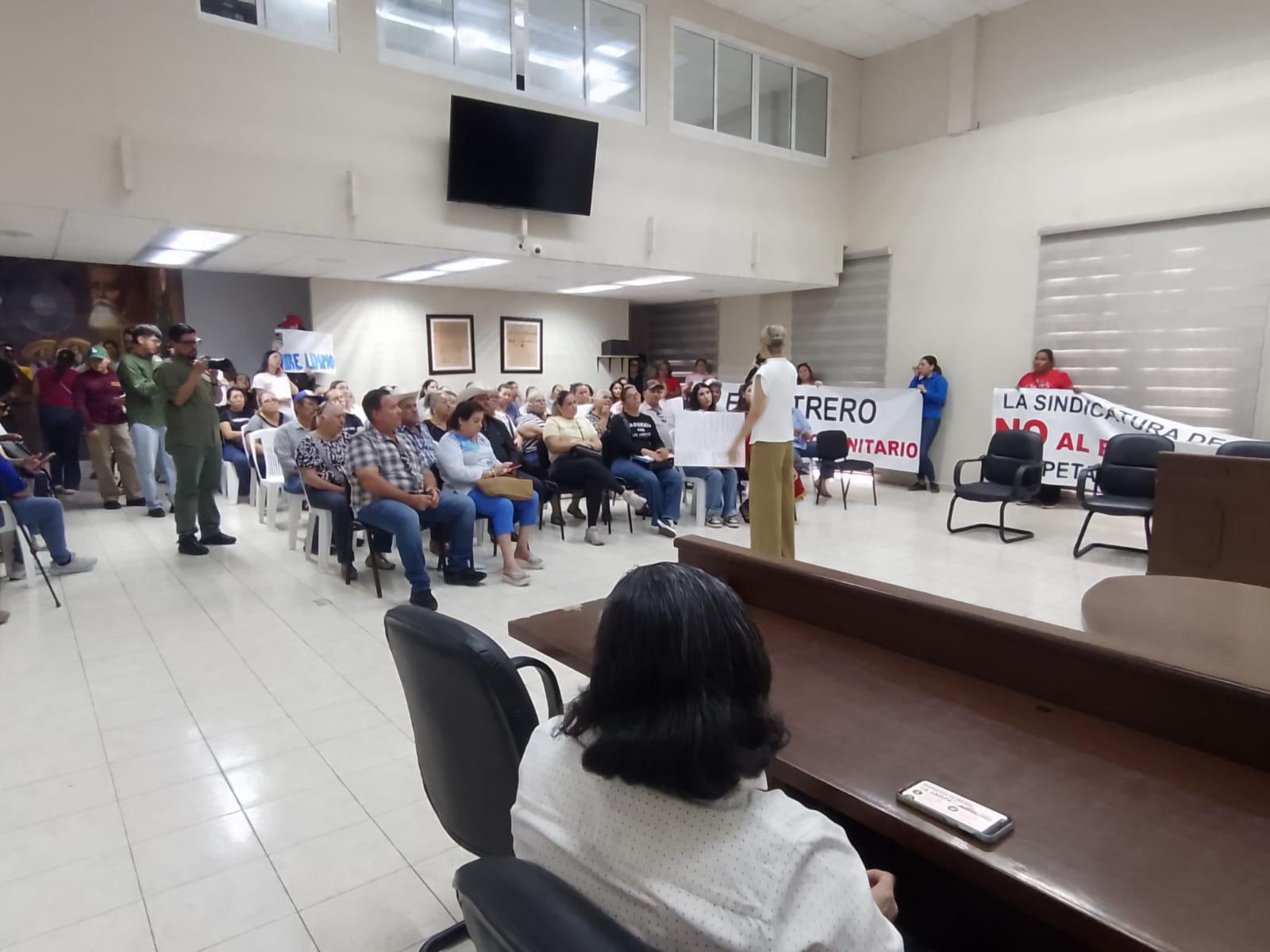 $!Comunidades del norte de Mazatlán protestan contra proyecto de relleno sanitario