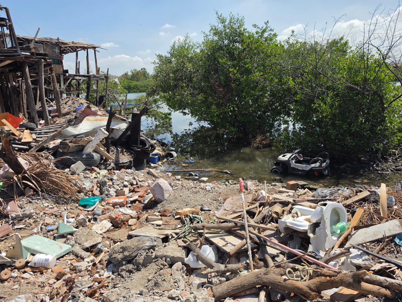 $!Se mantiene el relleno ‘hormiga’ sobre el Estero del Infiernillo, en Mazatlán
