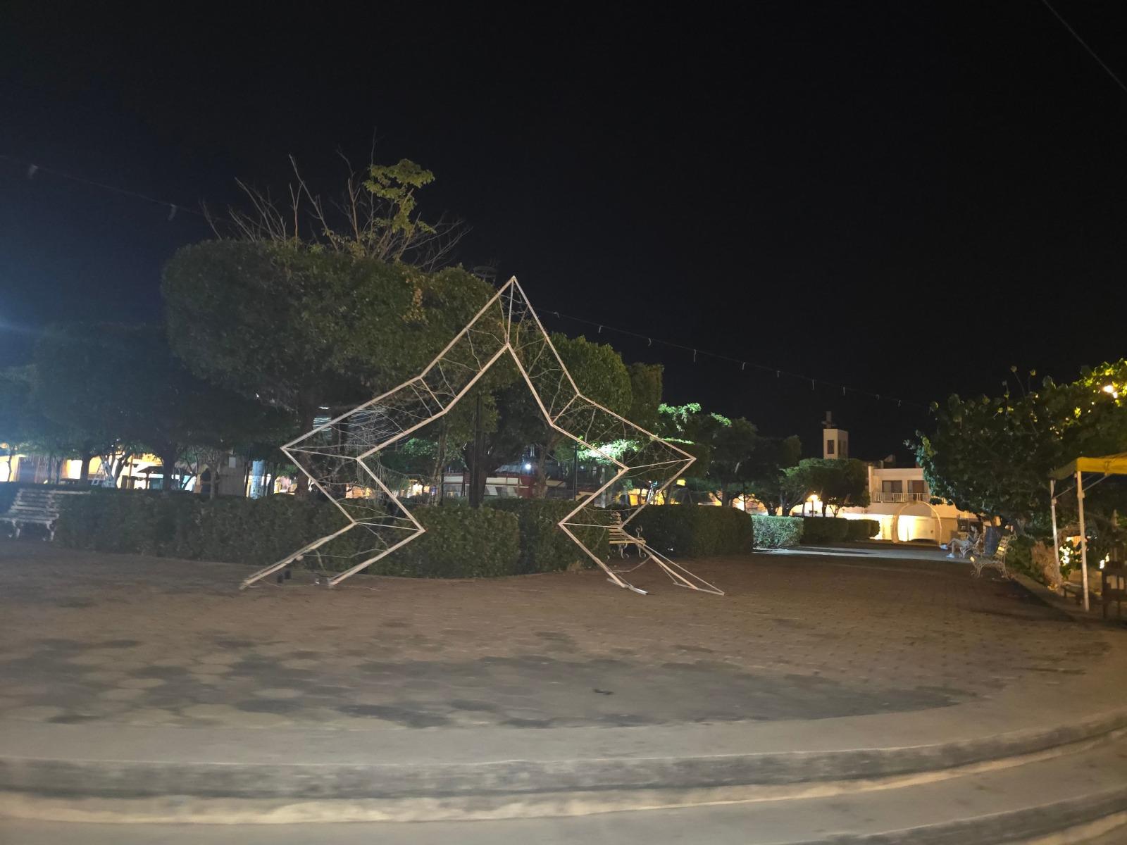 $!El Rosario se pinta de verde con El Grinch en la gala navideña