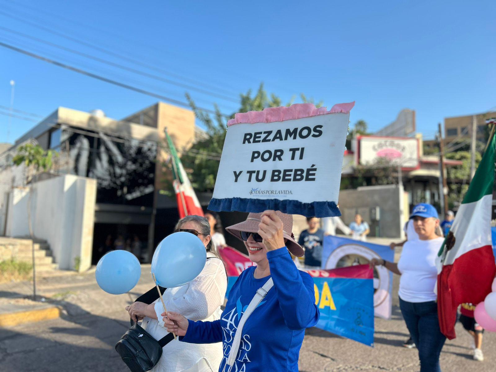 $!Marchan en Culiacán en defensa de los no nacidos
