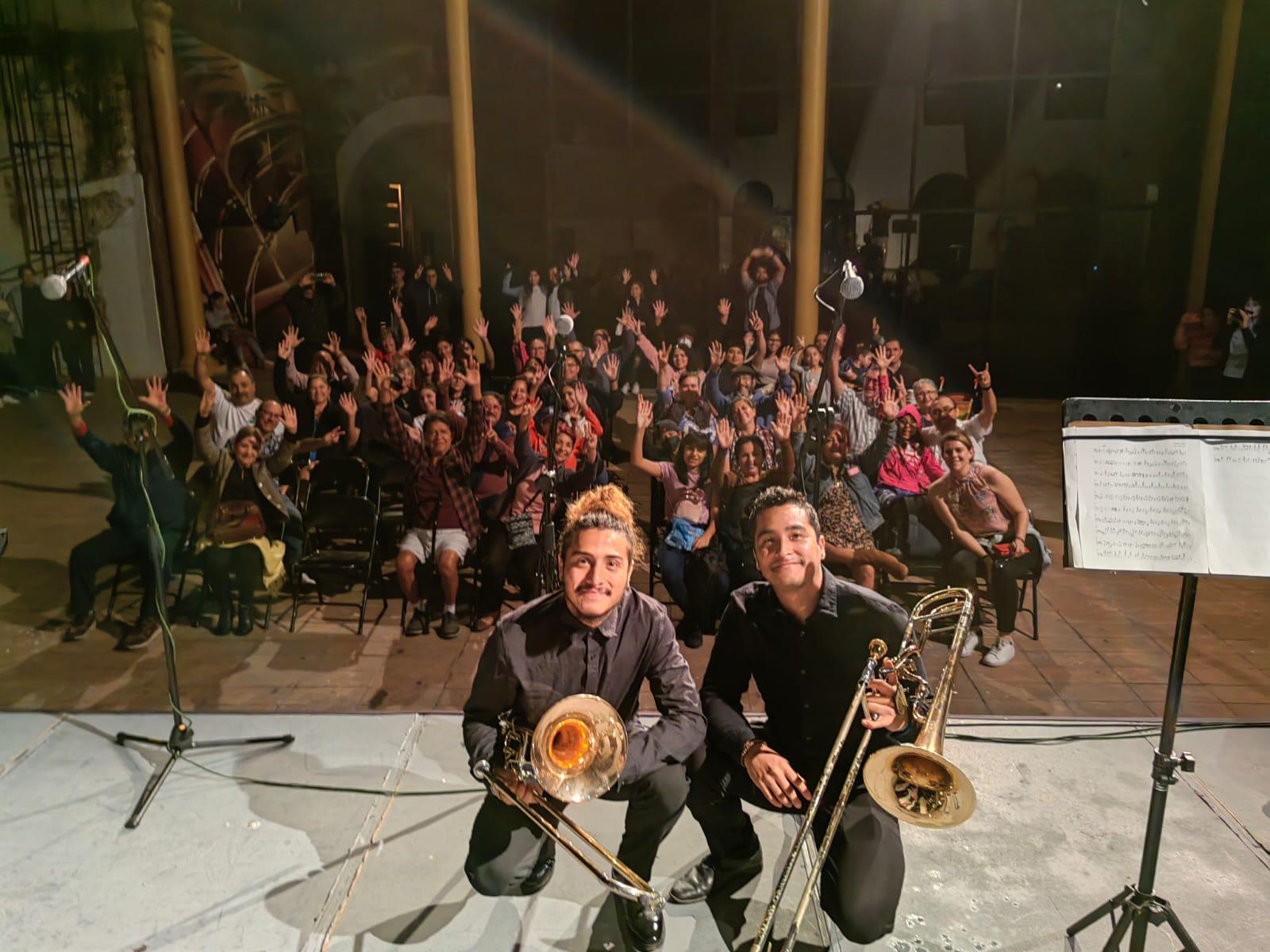 $!Los asistentes disfrutaron de las melodías interpretadas en la velada.