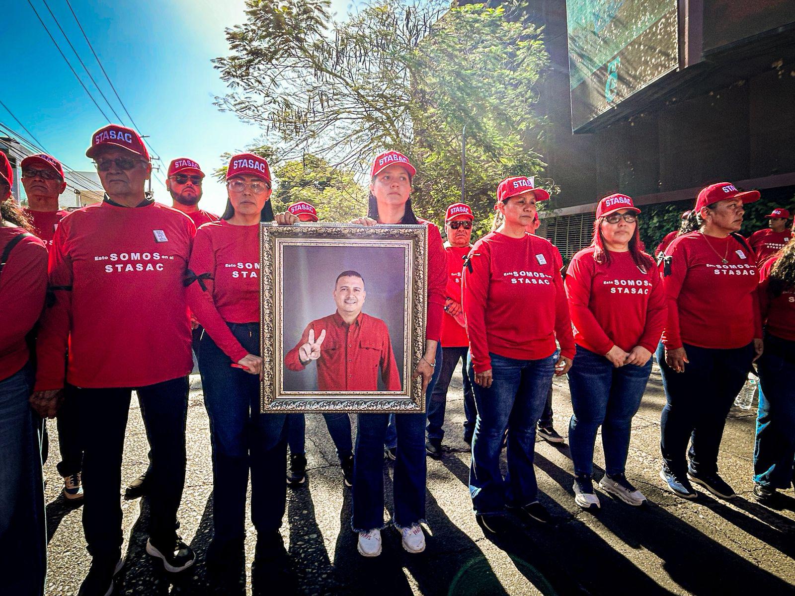 $!Marcha del Stasac arranca con luto por asesinato de su líder Homar Salas