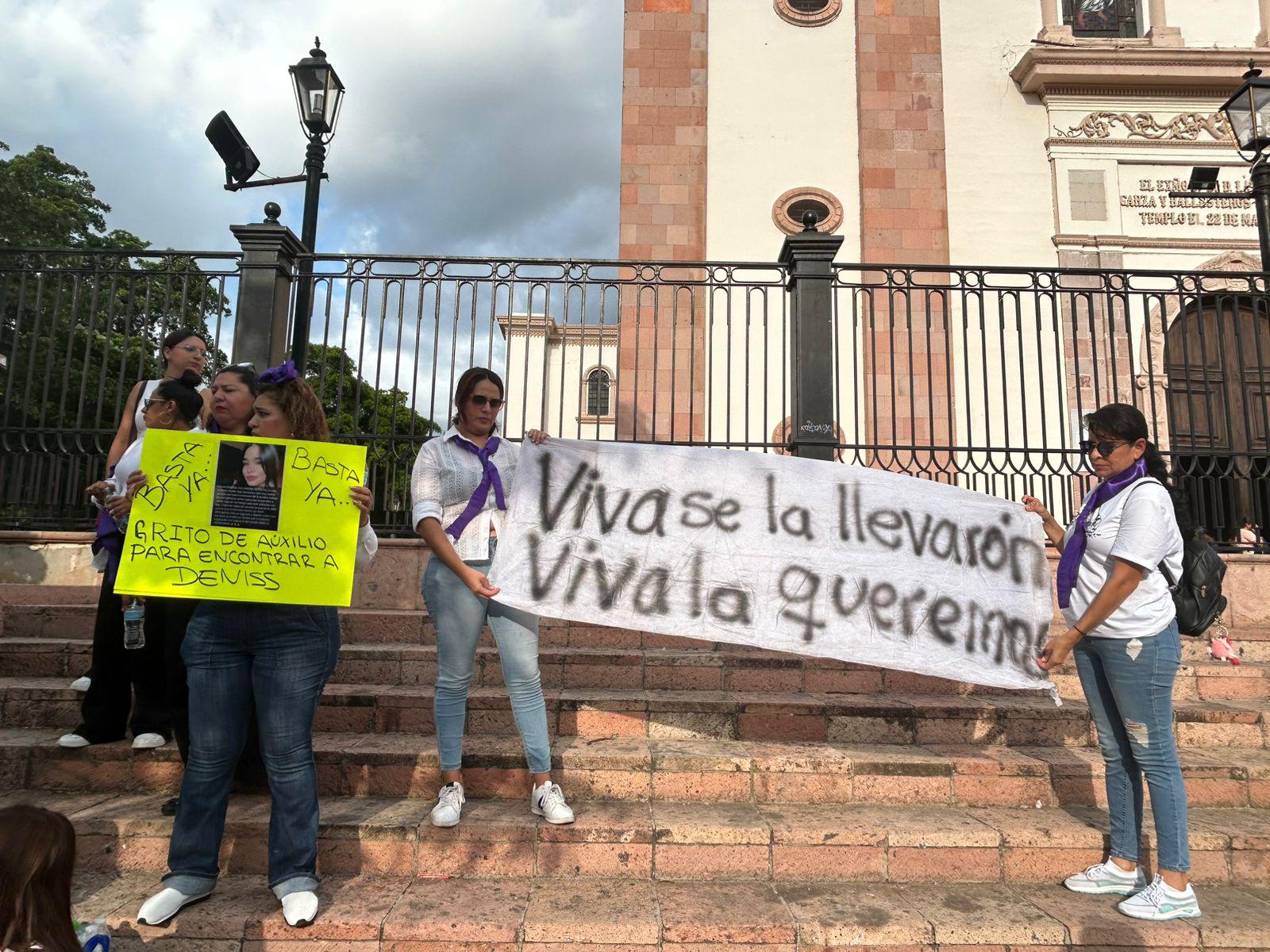$!Piden con marcha aparición con vida de la joven Denisse y sus tíos Patricia y Francisco
