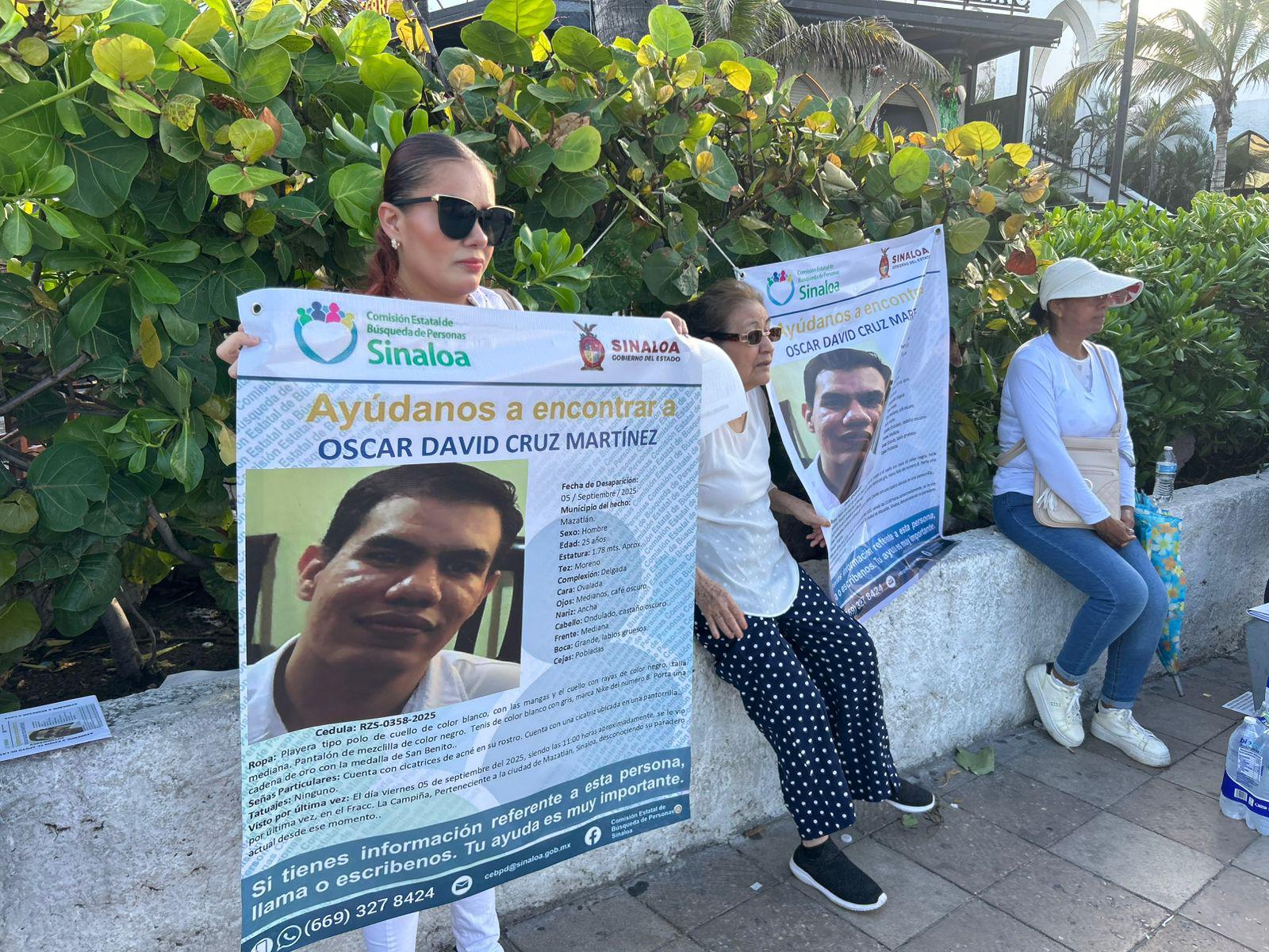 $!Familiares de desaparecidos marchan en Mazatlán para exigir justicia