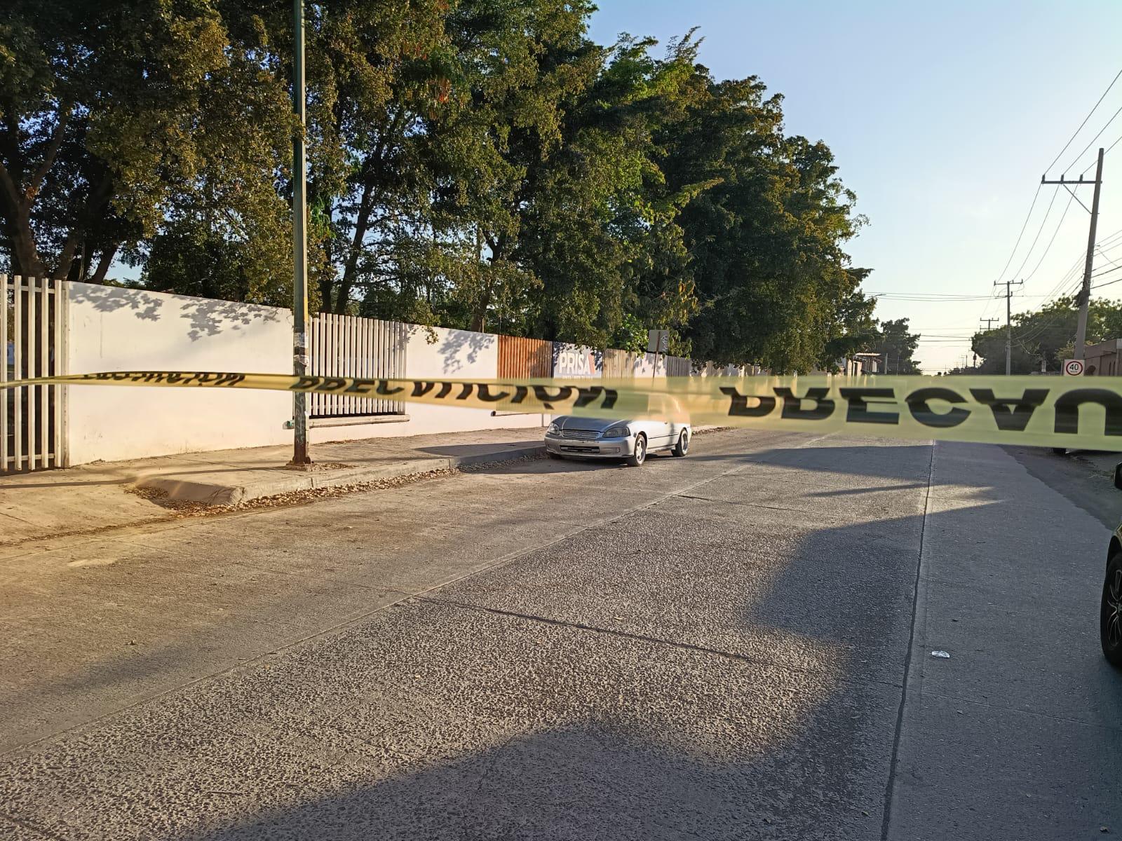 $!Atacan a balazos a hombre en campo deportivo de la colonia Pemex, en Culiacán