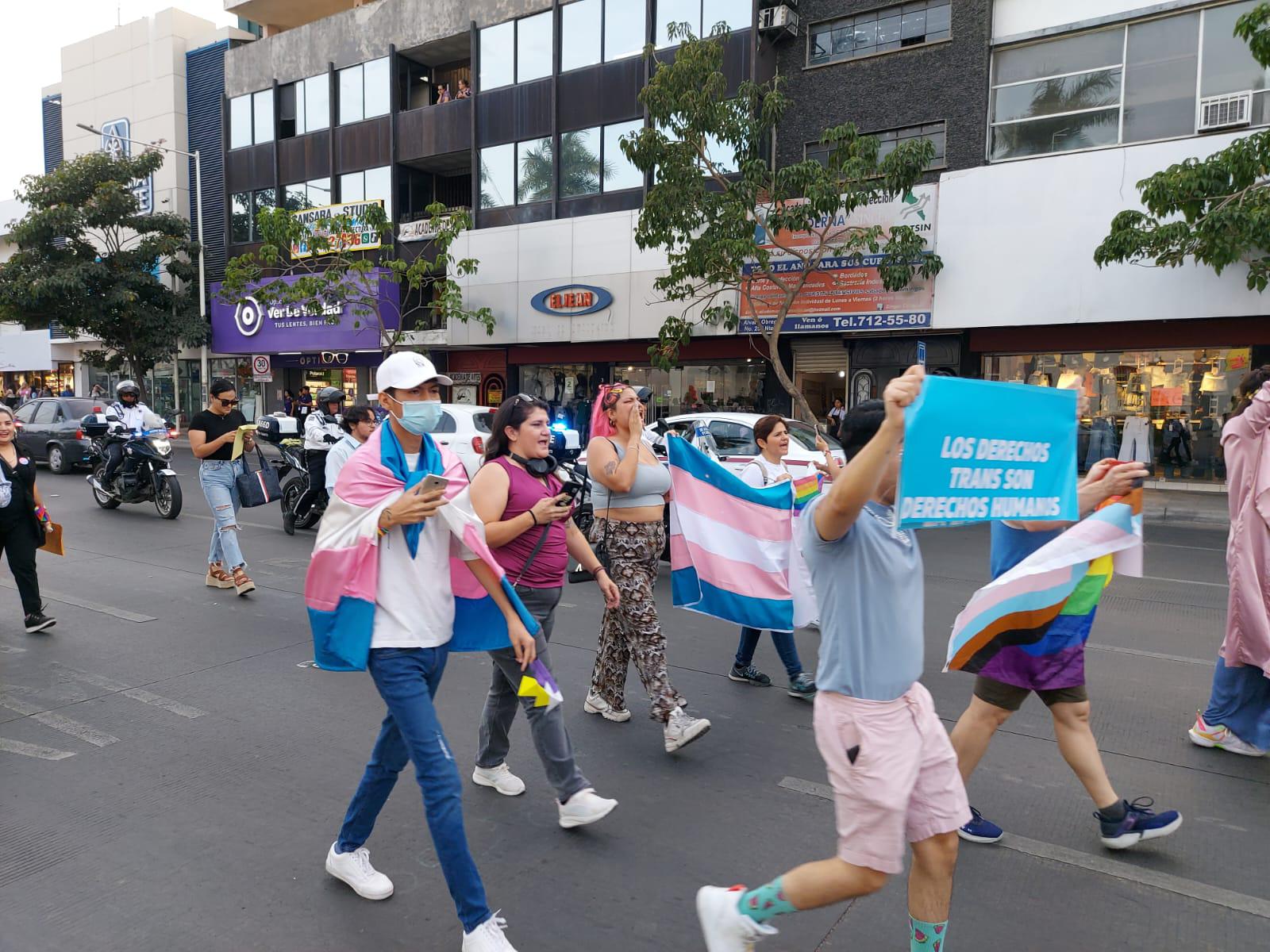 $!Realizan Primera Marcha de la Visibilidad Trans en Culiacán