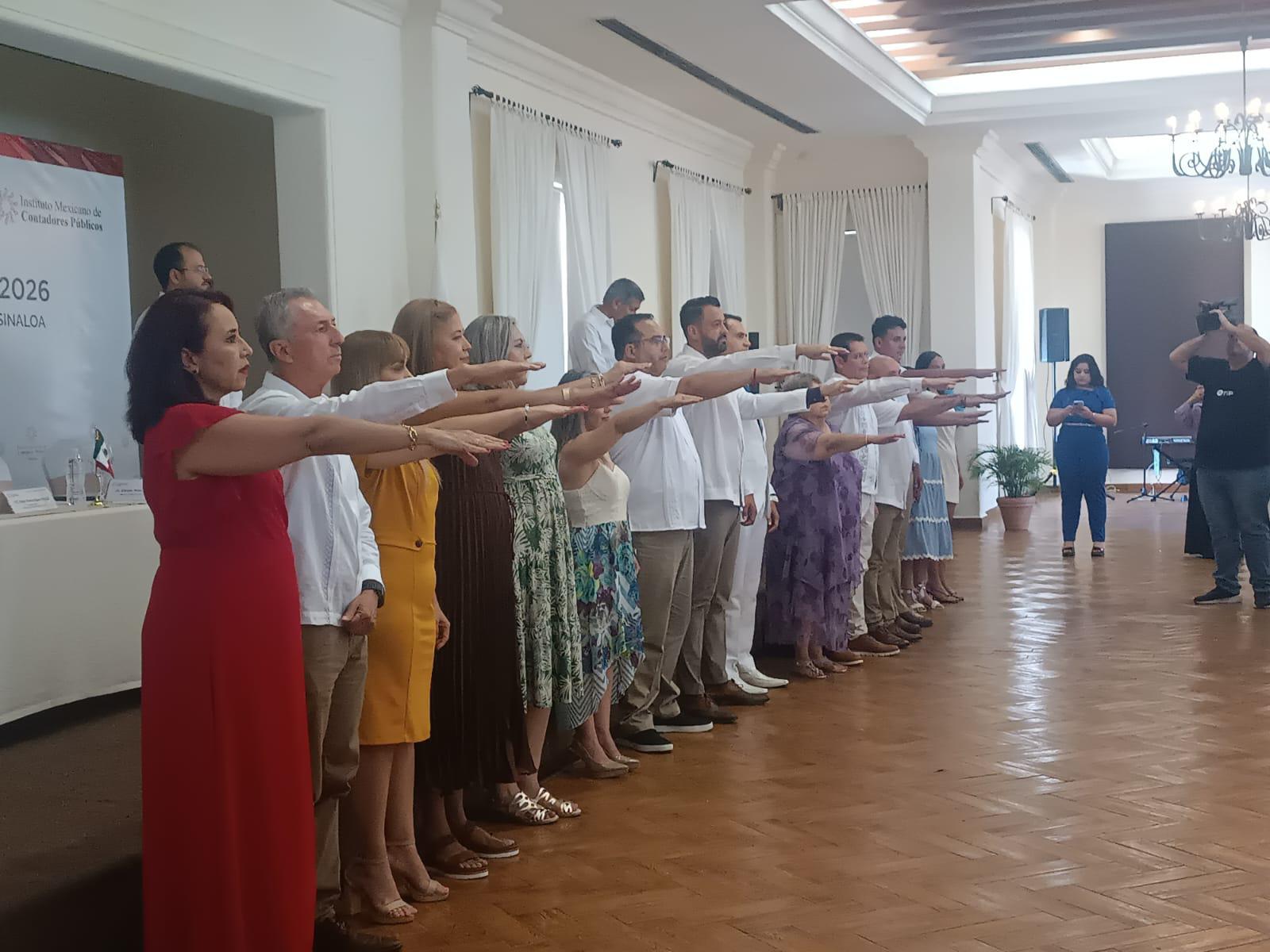 $!Asume Miguel Ángel Álvarez el cargo de nuevo presidente del Instituto de Contadores Públicos de Sinaloa