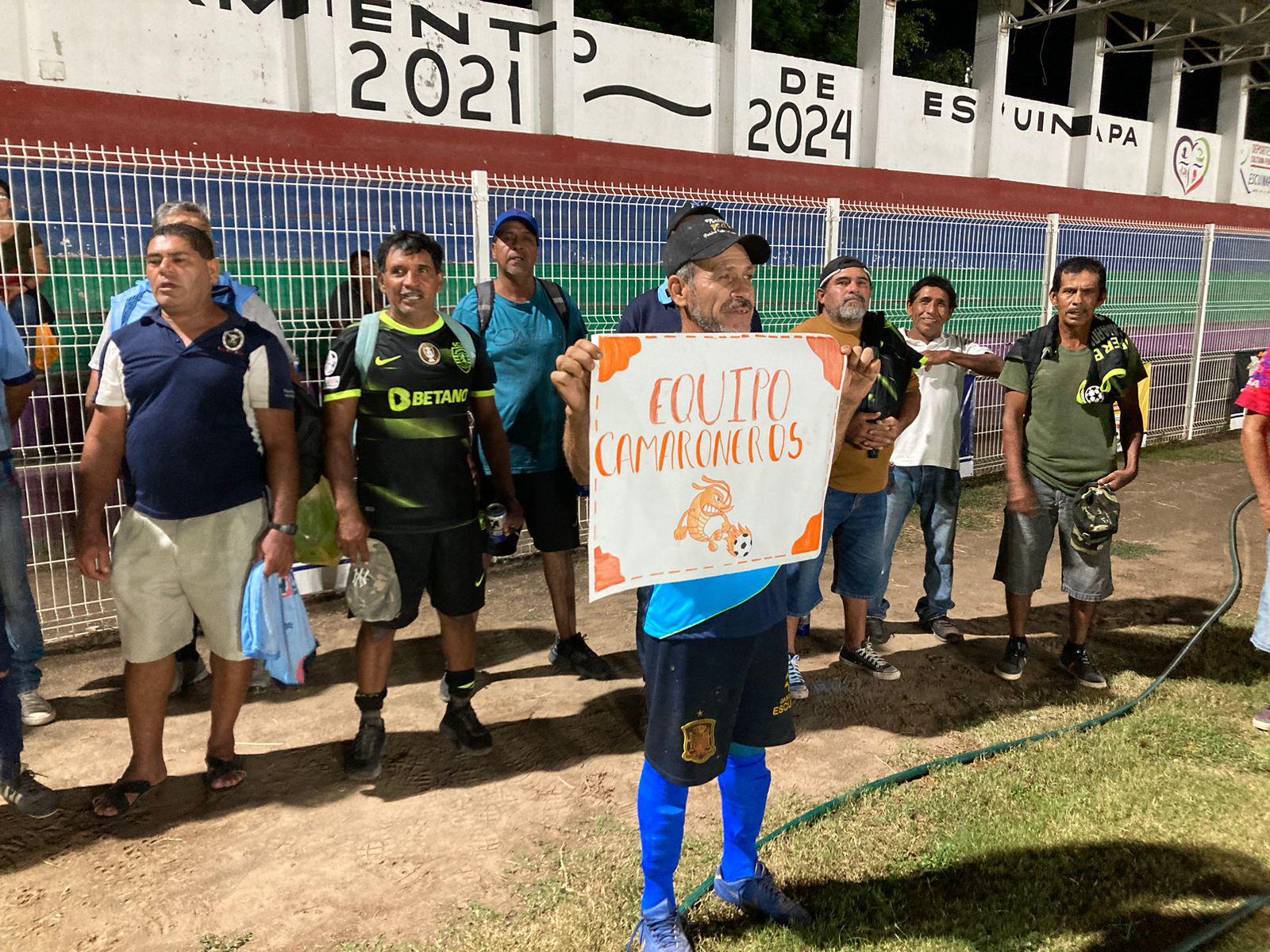 $!Inauguran Segunda Liga de Futbol Veteranos 50 y Más, en Escuinapa