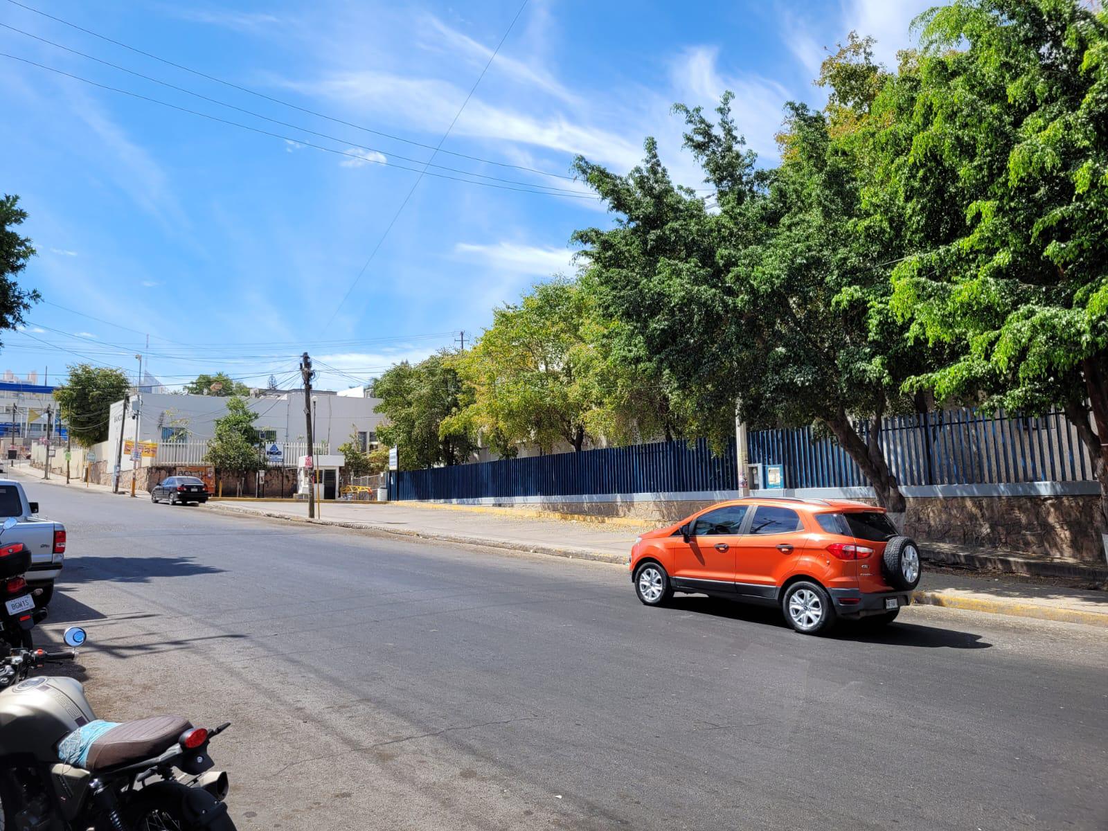 $!Negocios de comida resienten mudanza del Hospital General de Culiacán; no hay ventas