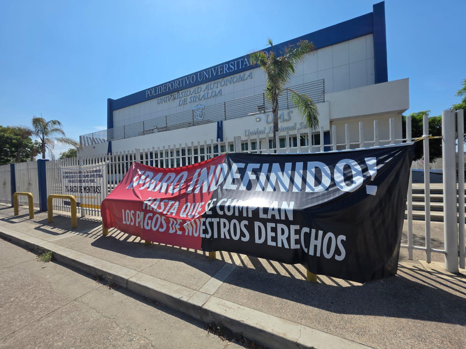 $!Cumple una semana el paro de labores en la UAS; trabajadores siguen a la espera de pagos pendientes
