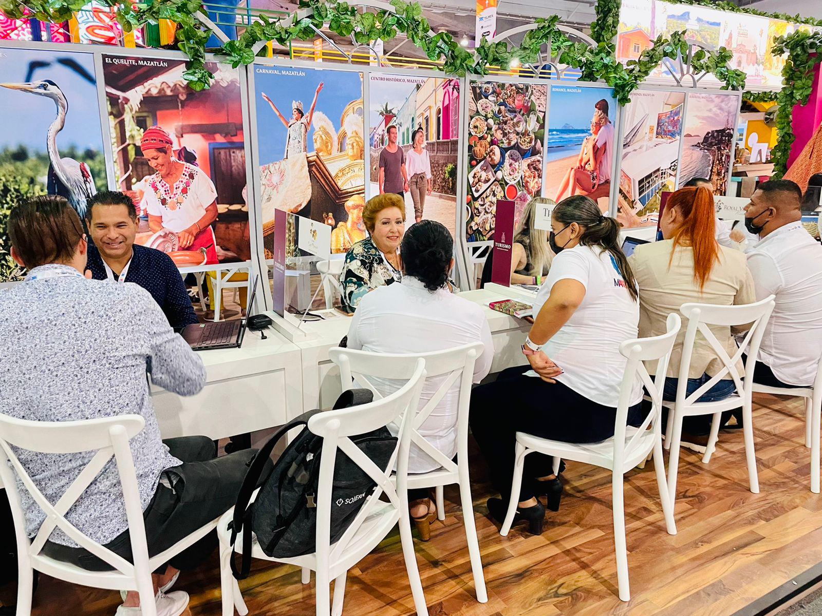 $!Miguel Torruco Marqués inaugura el stand de Sinaloa en el Tianguis Turístico 2022