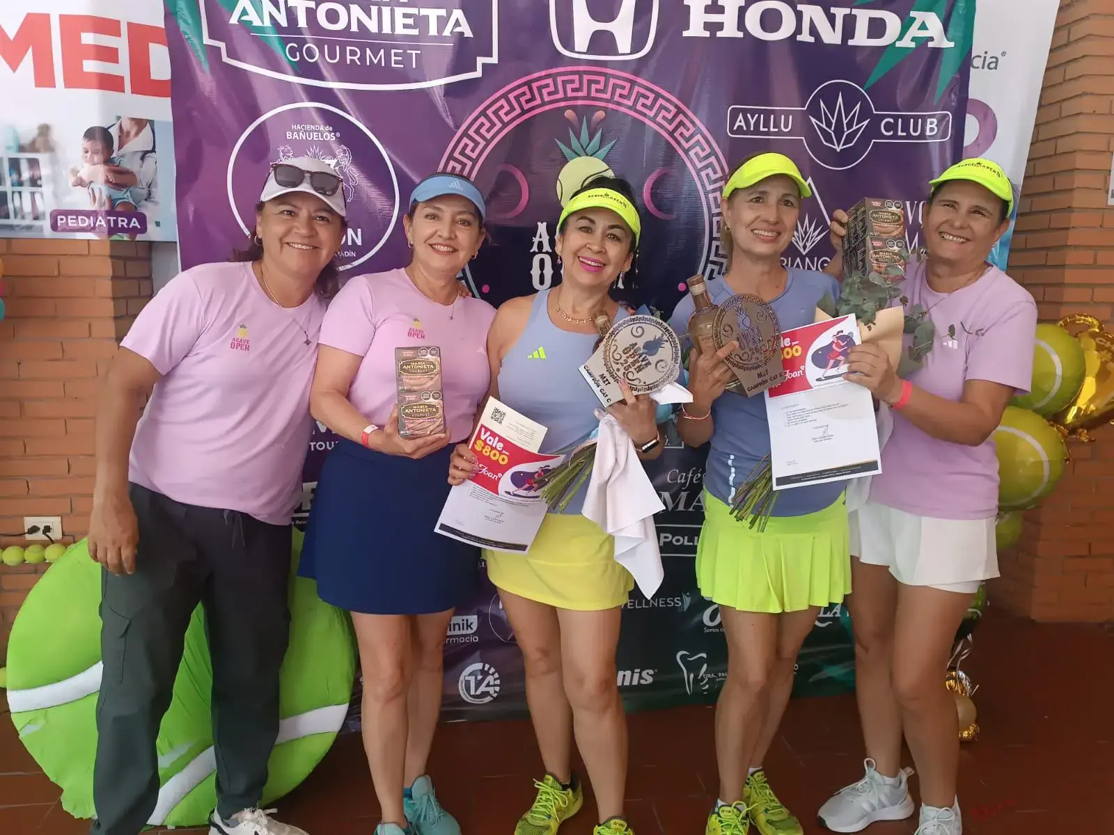 $!Lupita Pérez y Emma Martínez, de Culiacán, fueron las campeonas en la categoría C.