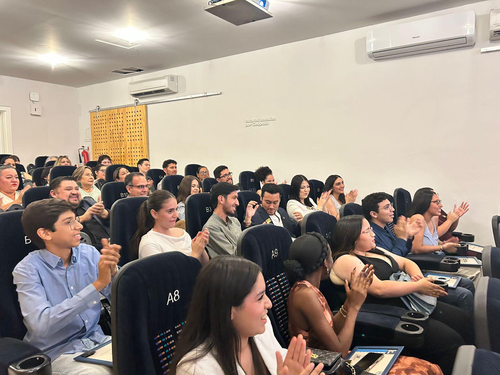 $!Concluyen jóvenes ciclo en programa ‘Líderes 2026’ en la Casa del Maquío