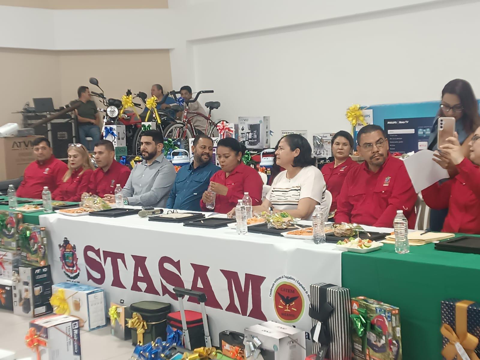 $!Stasam celebra a trabajadores con convivio por el Día del Padre en Mazatlán