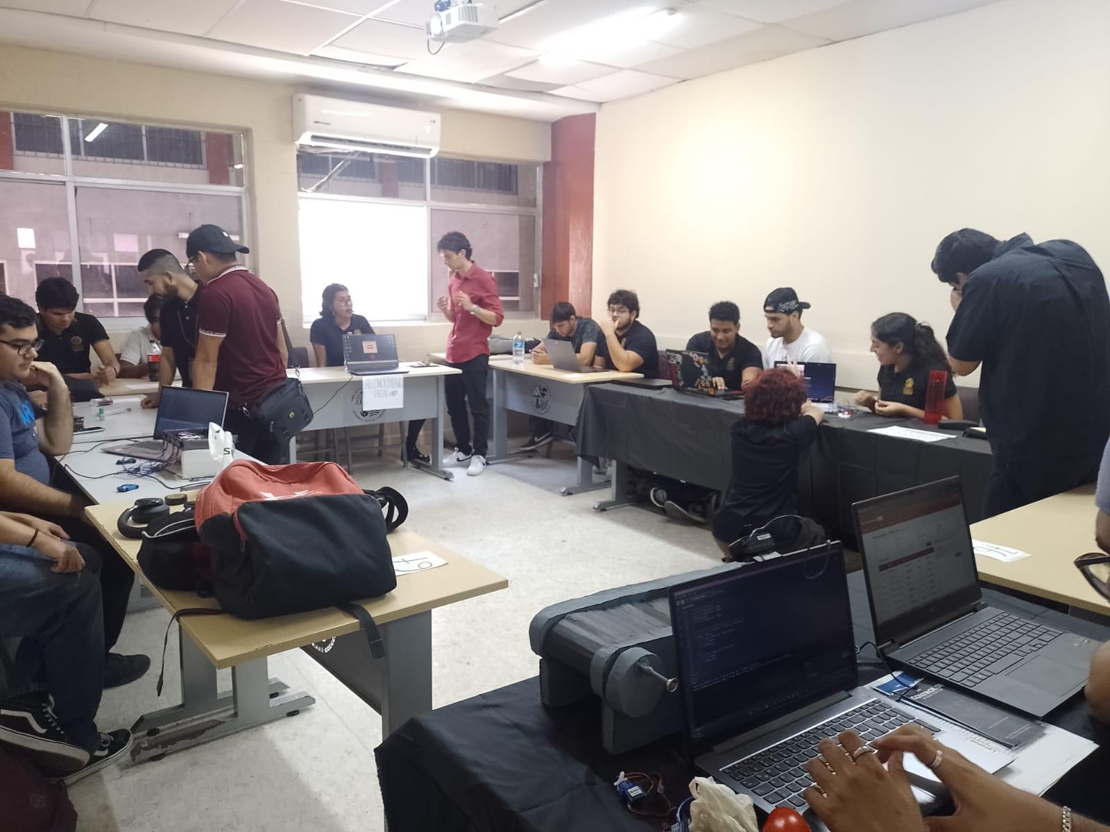 $!Estudiantes de la UAdeO en Mazatlán muestran proyectos de nuevas tecnologías