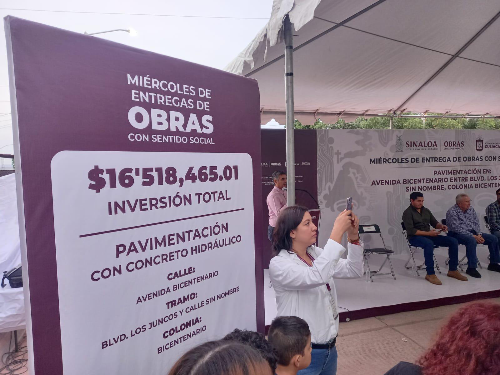 $!Después de 15 años, colonia Bicentenario de Culiacán tiene calle pavimentada
