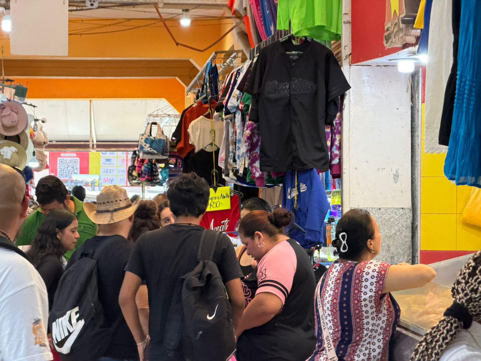 $!Deja temporada vacacional bajas ventas en el Mercado Pino Suárez de Mazatlán