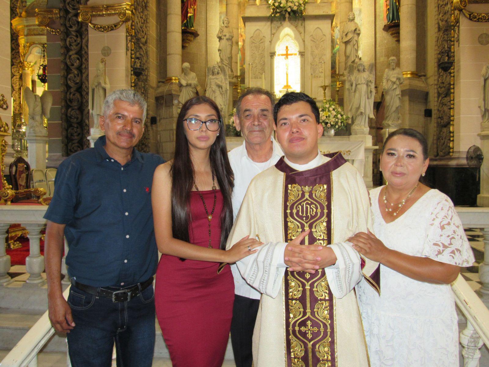 $!Ordenan diácono a Germán Ildefonso durante el 67 aniversario de la Diócesis de Mazatlán