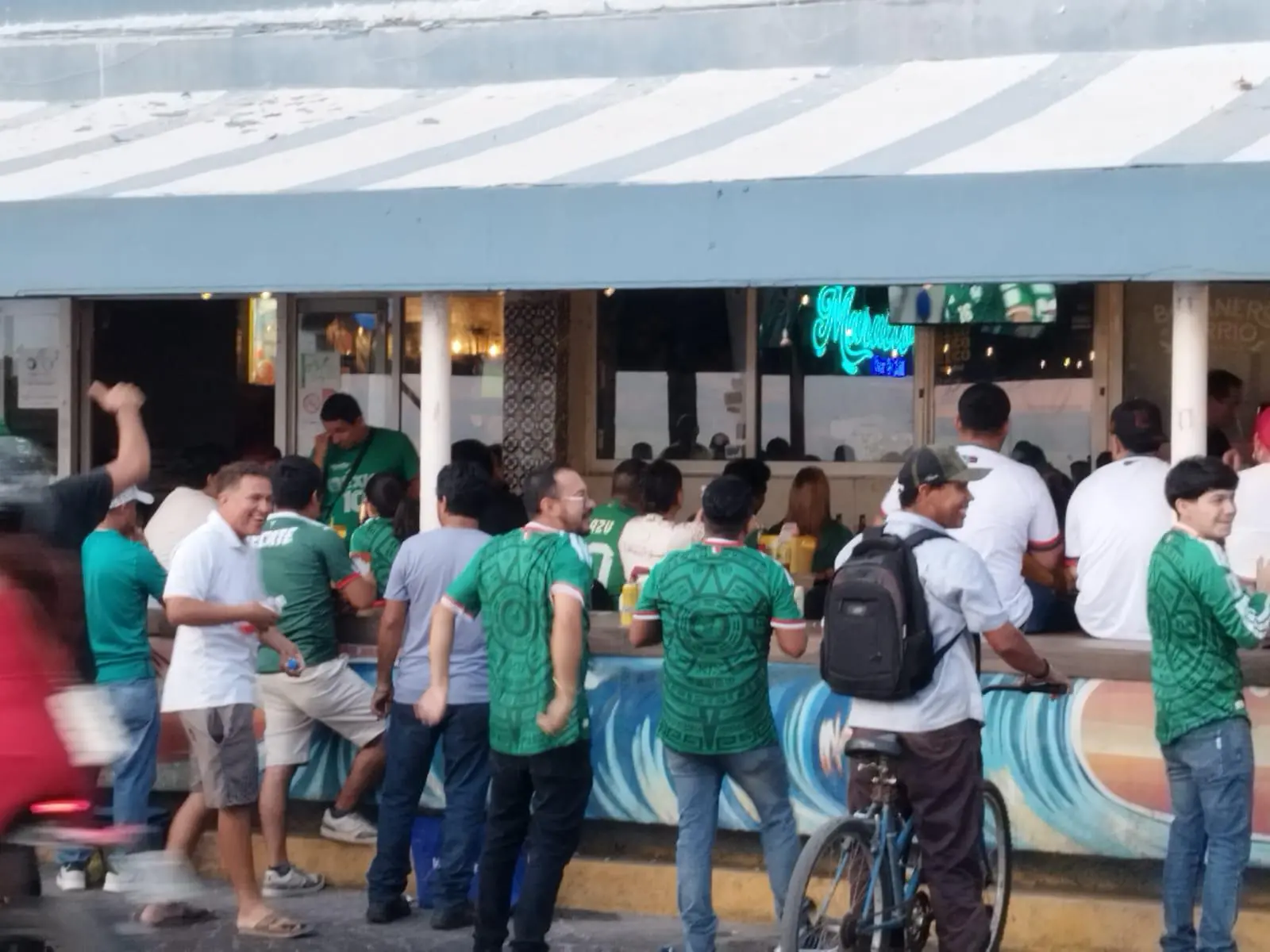 $!Afición de Mazatlán pasa de la ilusión a la frustración tras doblete de Bellingham