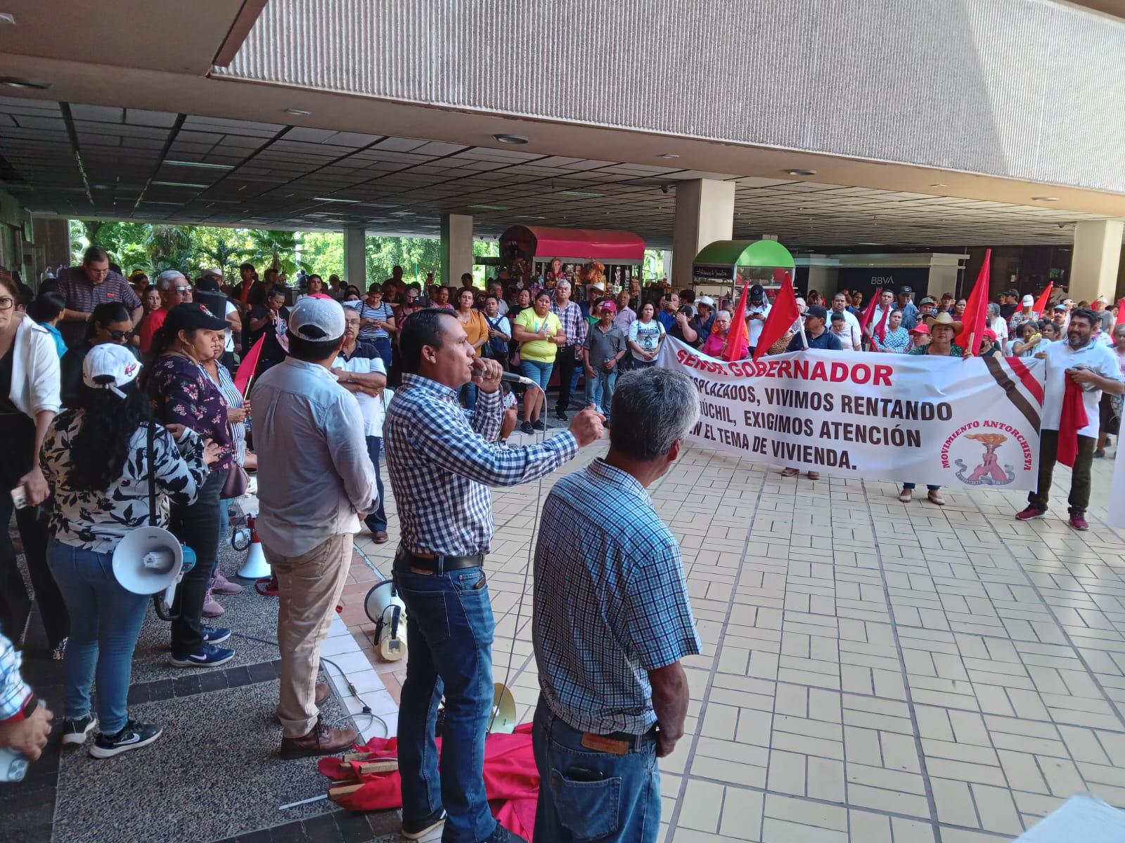 $!Movimiento Antorchista protesta en Palacio de Gobierno por tema de vivienda