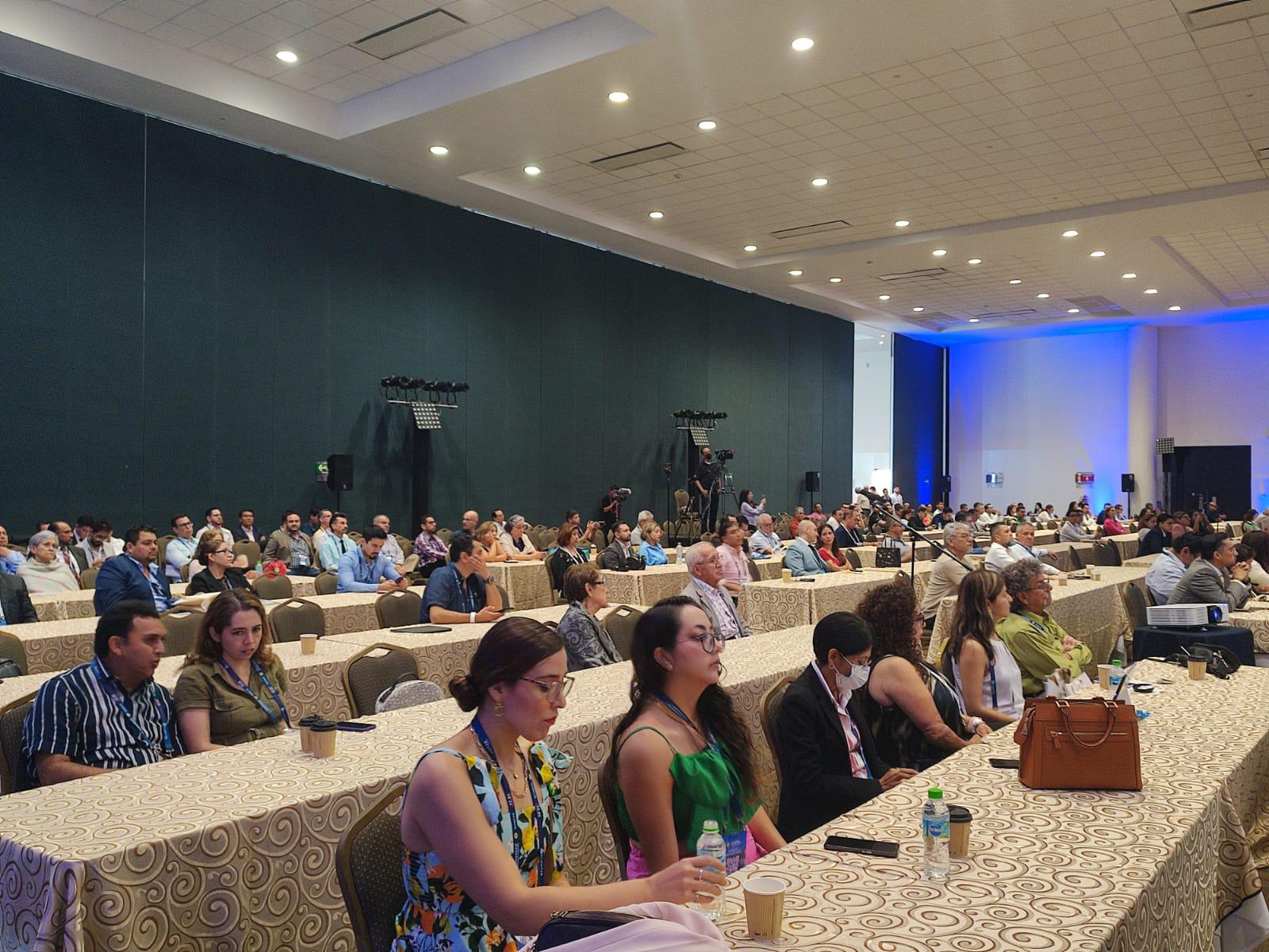 $!Es Mazatlán sede de congreso internacional de cientos de especialistas médicos