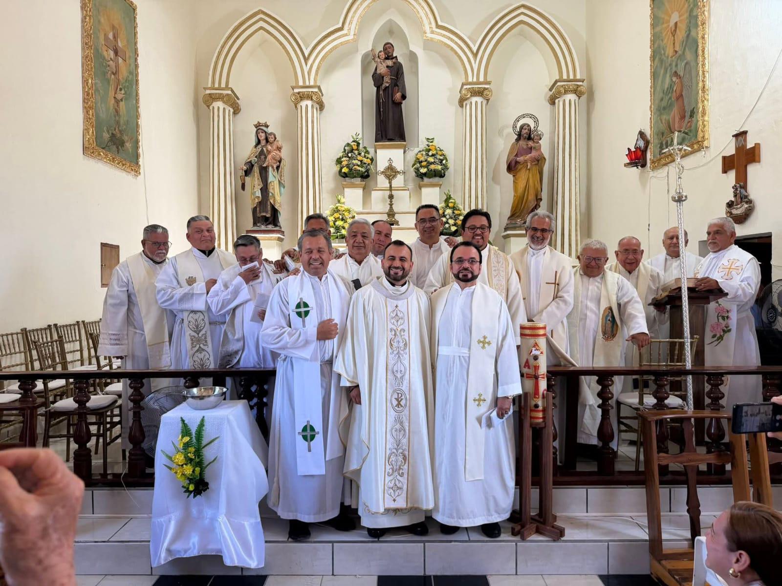 $!Dan bienvenida al Padre Armando Durán; asume el cargo de párroco de la iglesia de San Antonio en La Noria