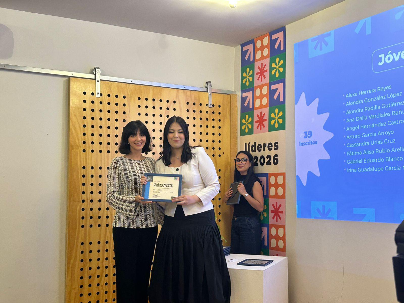$!Concluyen jóvenes ciclo en programa ‘Líderes 2026’ en la Casa del Maquío