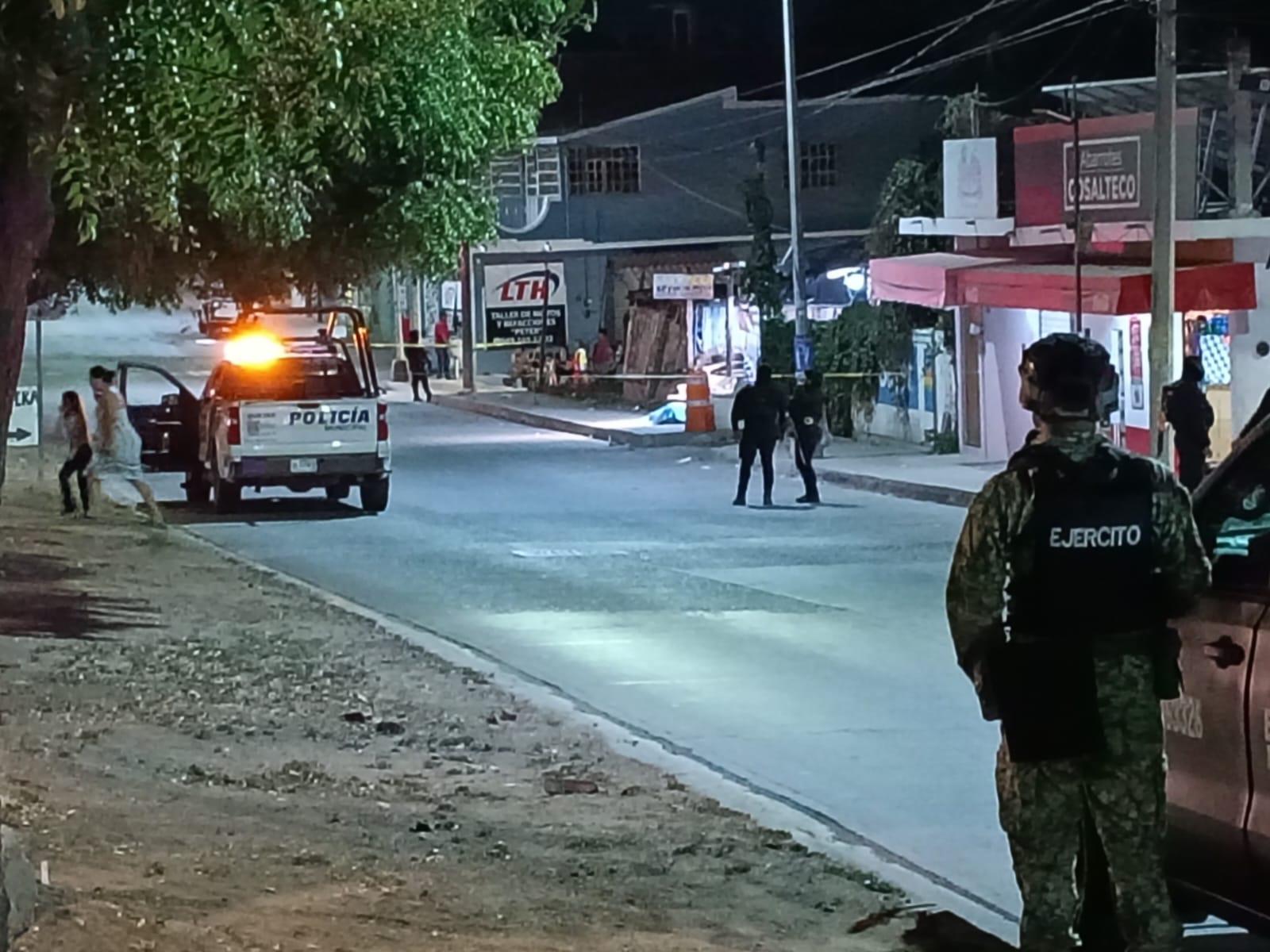 $!Asesinan a un hombre en una llantera en la Flores Magón, en Mazatlán