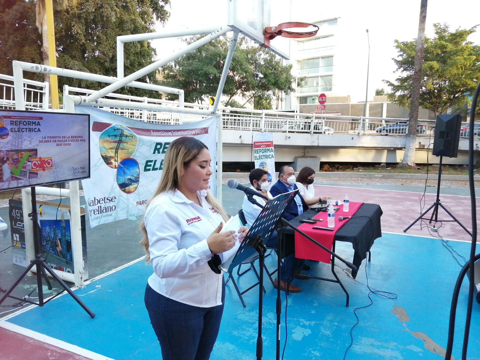 $!En Culiacán, legisladores de Morena defienden la Reforma Eléctrica